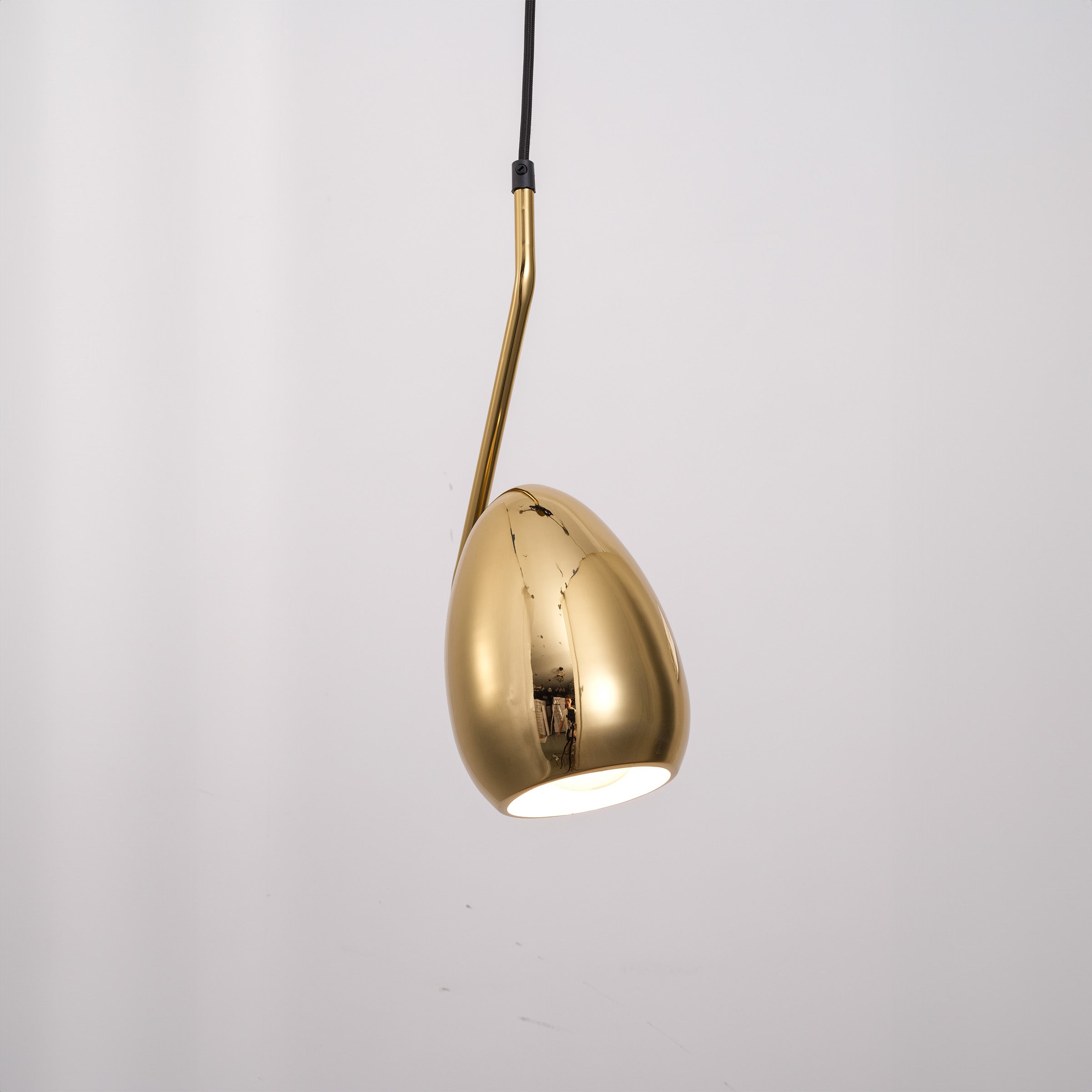 Teardrop Gold Pendant Lamp CY-DD-1062-G - Pendant Lamps - ebarza Furniture UAE | Shop Modern Furniture in Abu Dhabi & Dubai - مفروشات ايبازرا في الامارات | تسوق اثاث عصري وديكورات مميزة في دبي وابوظبي