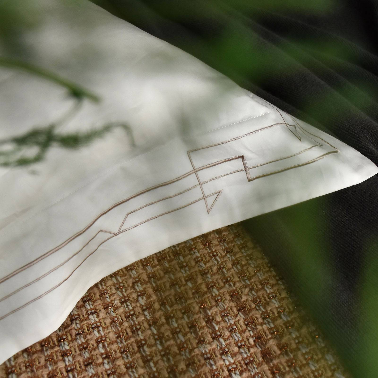 Cher Full Bedding Set Ebb-006 - Bedding - ebarza Furniture UAE | Shop Modern Furniture in Abu Dhabi & Dubai - مفروشات ايبازرا في الامارات | تسوق اثاث عصري وديكورات مميزة في دبي وابوظبي