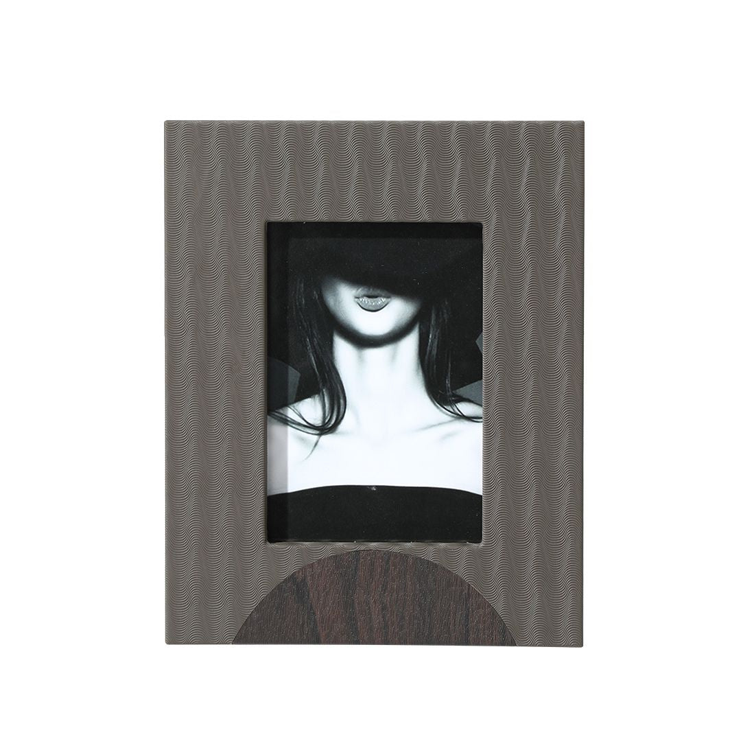 Corrugated Photo Frame -Gray - FB-PG24009C - Photo Frames - ebarza Furniture UAE | Shop Modern Furniture in Abu Dhabi & Dubai - مفروشات ايبازرا في الامارات | تسوق اثاث عصري وديكورات مميزة في دبي وابوظبي