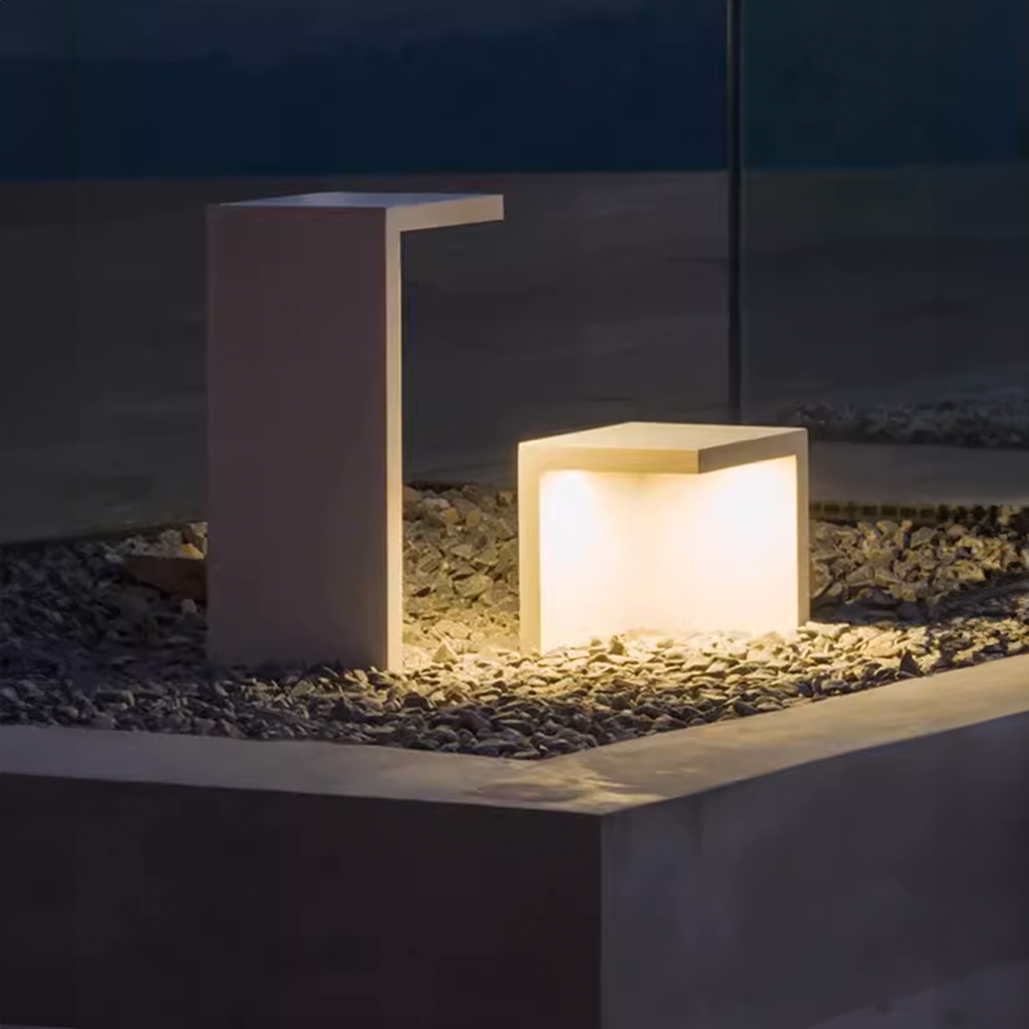 Cree Outdoor Lamp MO-7009W - Outdoor lightings - ebarza Furniture UAE | Shop Modern Furniture in Abu Dhabi & Dubai - مفروشات ايبازرا في الامارات | تسوق اثاث عصري وديكورات مميزة في دبي وابوظبي