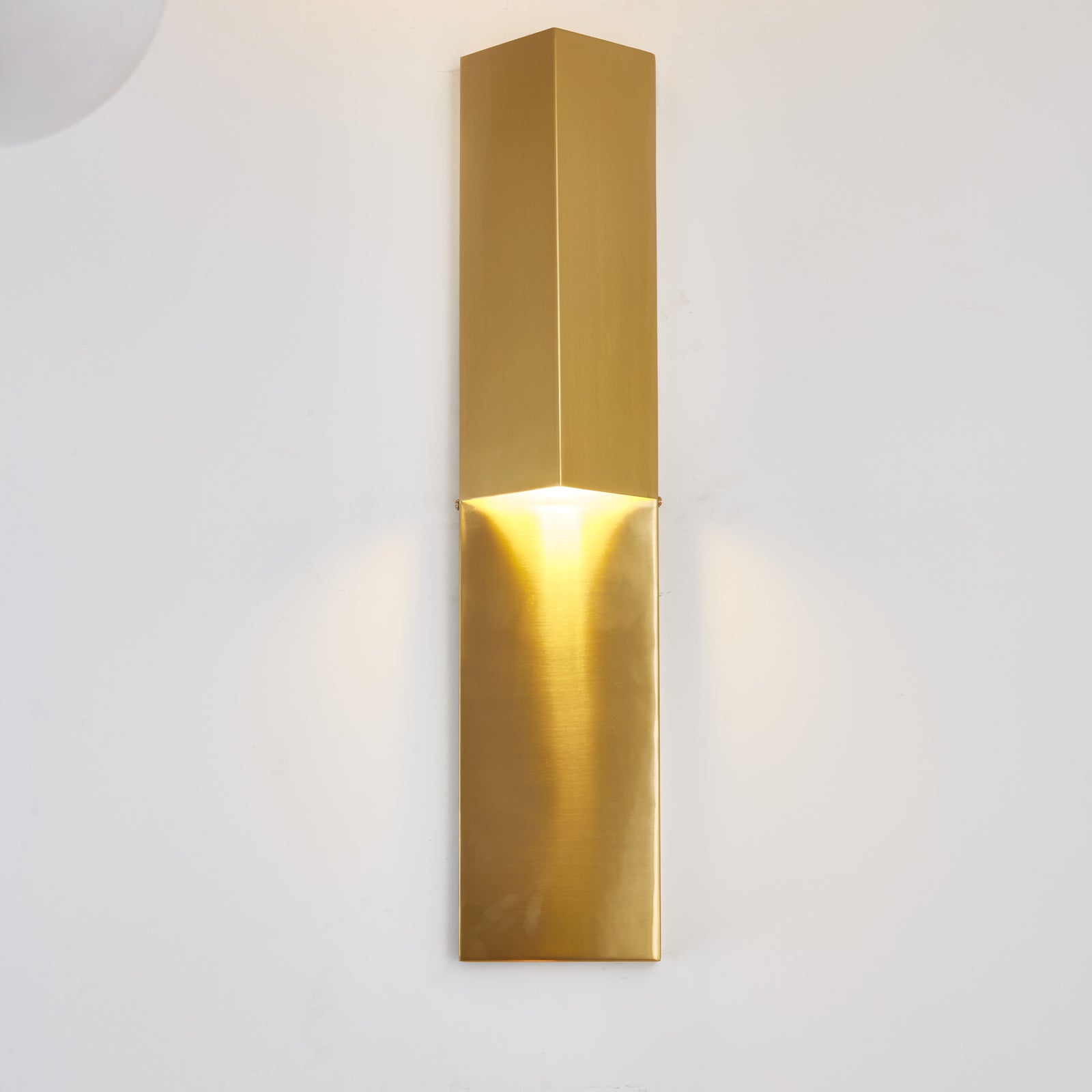 Wall Lamps CY-BD-1024 - Wall Lamps - ebarza Furniture UAE | Shop Modern Furniture in Abu Dhabi & Dubai - مفروشات ايبازرا في الامارات | تسوق اثاث عصري وديكورات مميزة في دبي وابوظبي