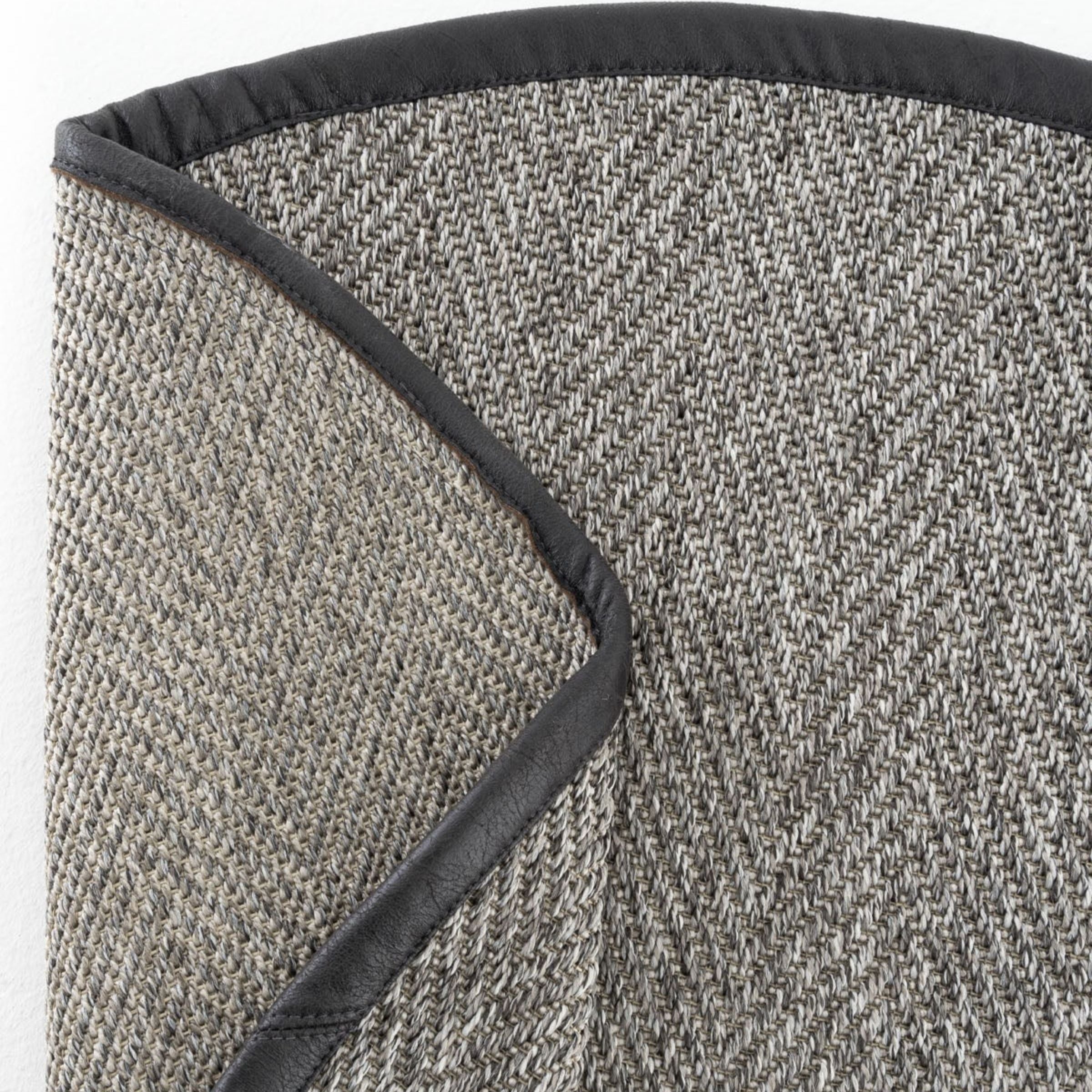 D150 CM SISAL CARPET BERLIN CH-SSLBRN-RS - Rugs - ebarza Furniture UAE | Shop Modern Furniture in Abu Dhabi & Dubai - مفروشات ايبازرا في الامارات | تسوق اثاث عصري وديكورات مميزة في دبي وابوظبي