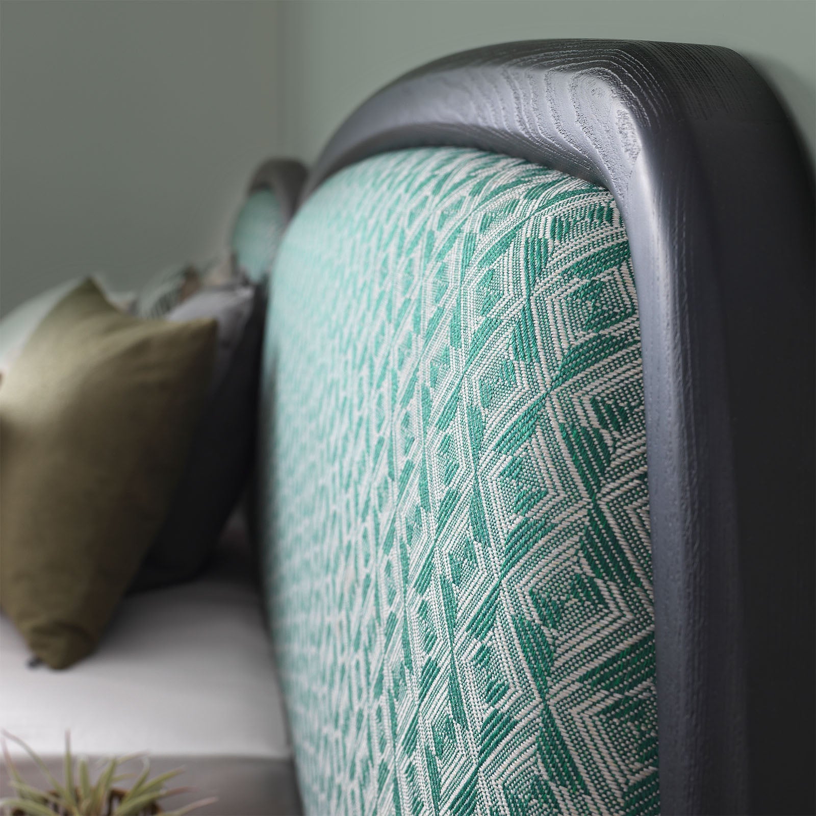 Display Item Bug Bedstead + 2 Nightstand Tables Bug-Bed-Nkaheel - DISPLAY ITEM - ebarza Furniture UAE | Shop Modern Furniture in Abu Dhabi & Dubai - مفروشات ايبازرا في الامارات | تسوق اثاث عصري وديكورات مميزة في دبي وابوظبي