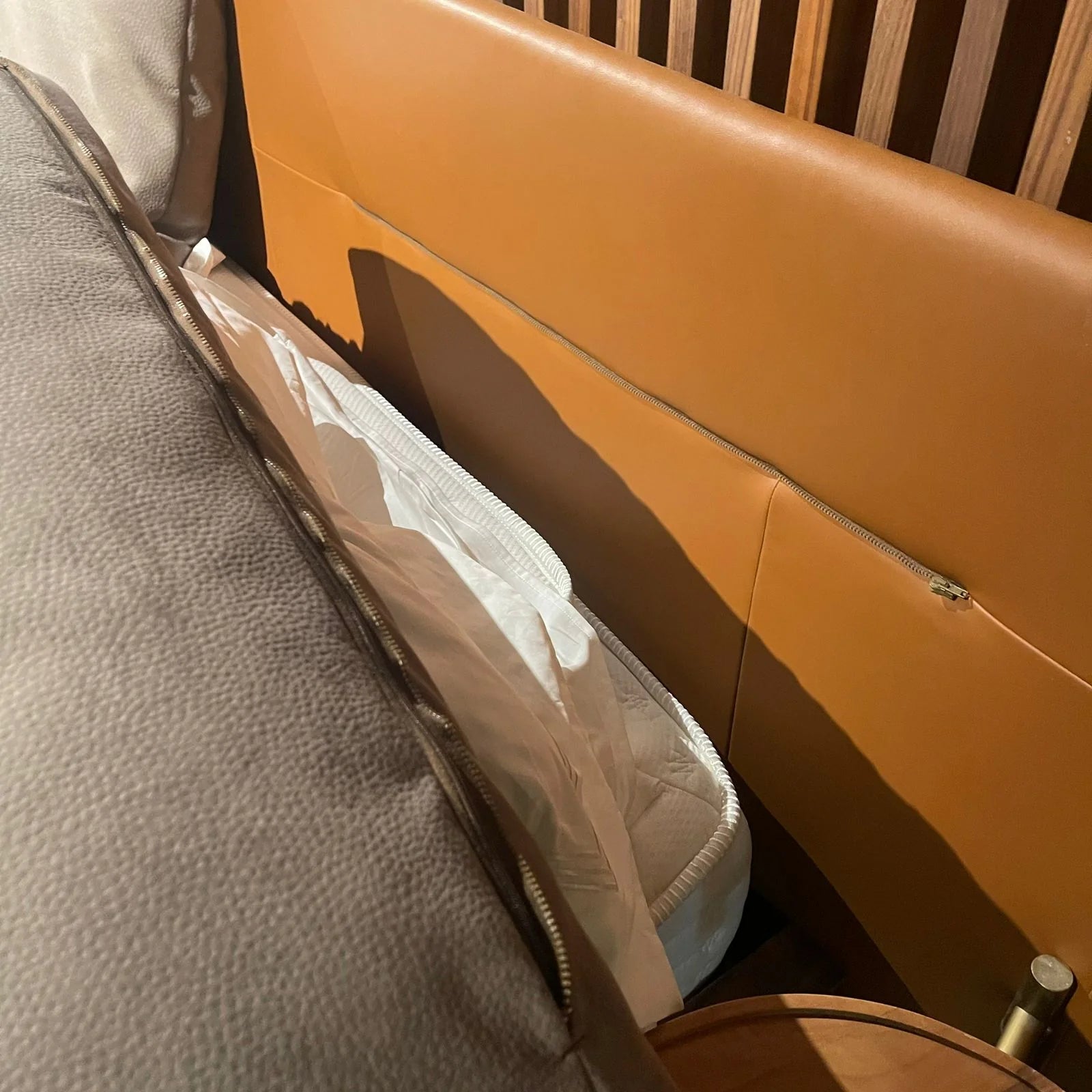Display Item - Era King Size Bedstead Era-Bed-YAS - DISPLAY ITEM - ebarza Furniture UAE | Shop Modern Furniture in Abu Dhabi & Dubai - مفروشات ايبازرا في الامارات | تسوق اثاث عصري وديكورات مميزة في دبي وابوظبي