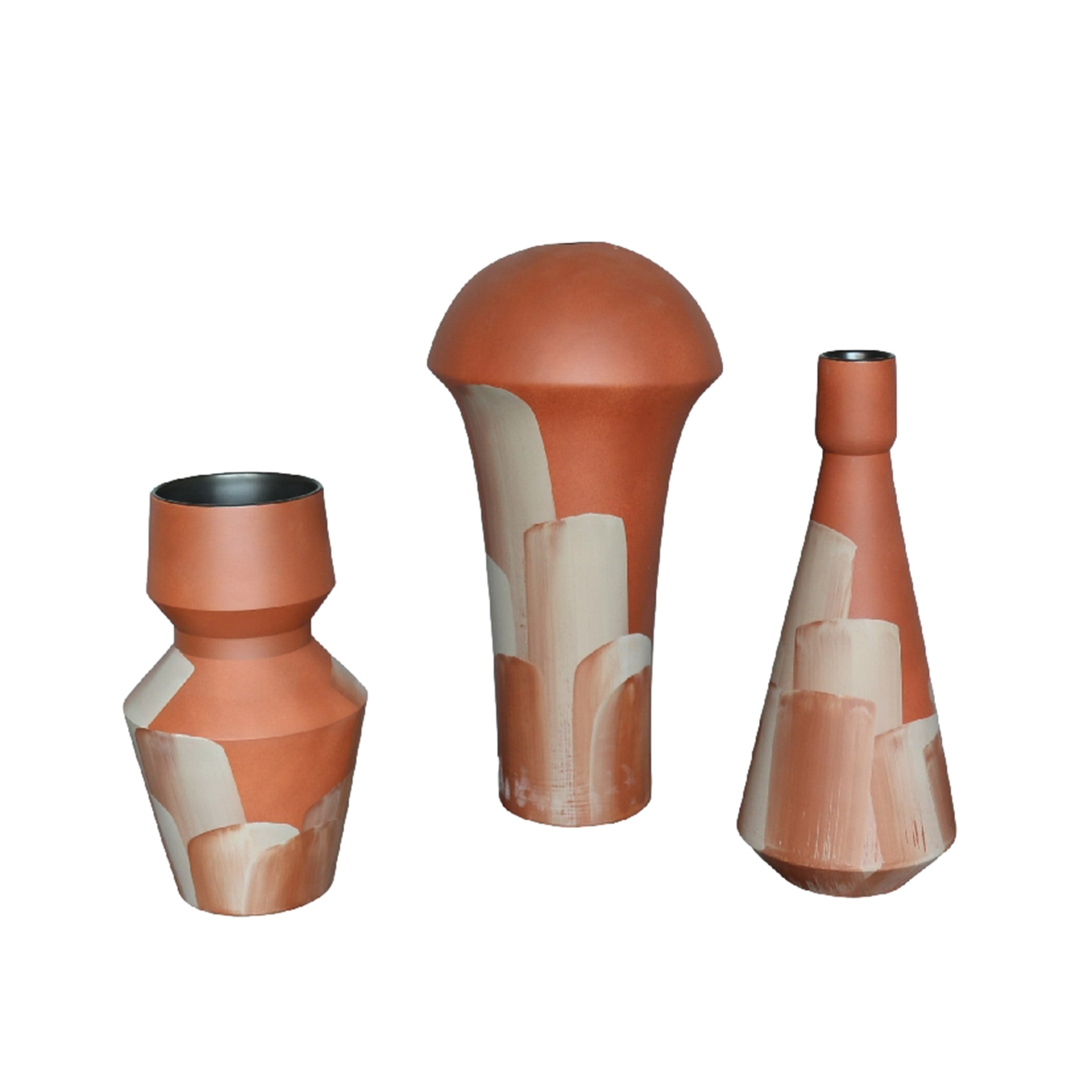 Earthy Chic Brown Textured Vase S20561 - Vases - ebarza Furniture UAE | Shop Modern Furniture in Abu Dhabi & Dubai - مفروشات ايبازرا في الامارات | تسوق اثاث عصري وديكورات مميزة في دبي وابوظبي