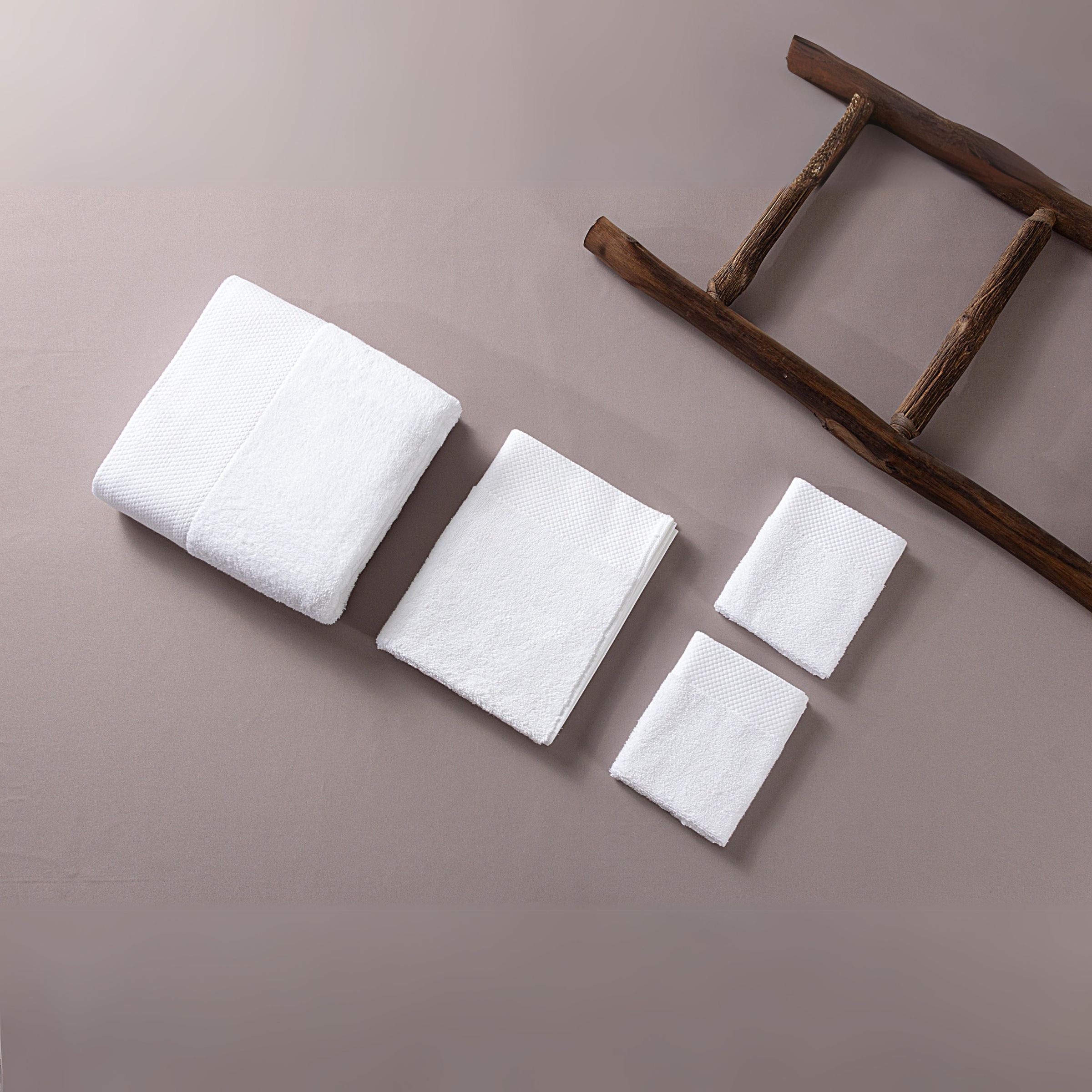 ebarza Dobby Border Towel Set EBTS-001 - Towels - ebarza Furniture UAE | Shop Modern Furniture in Abu Dhabi & Dubai - مفروشات ايبازرا في الامارات | تسوق اثاث عصري وديكورات مميزة في دبي وابوظبي