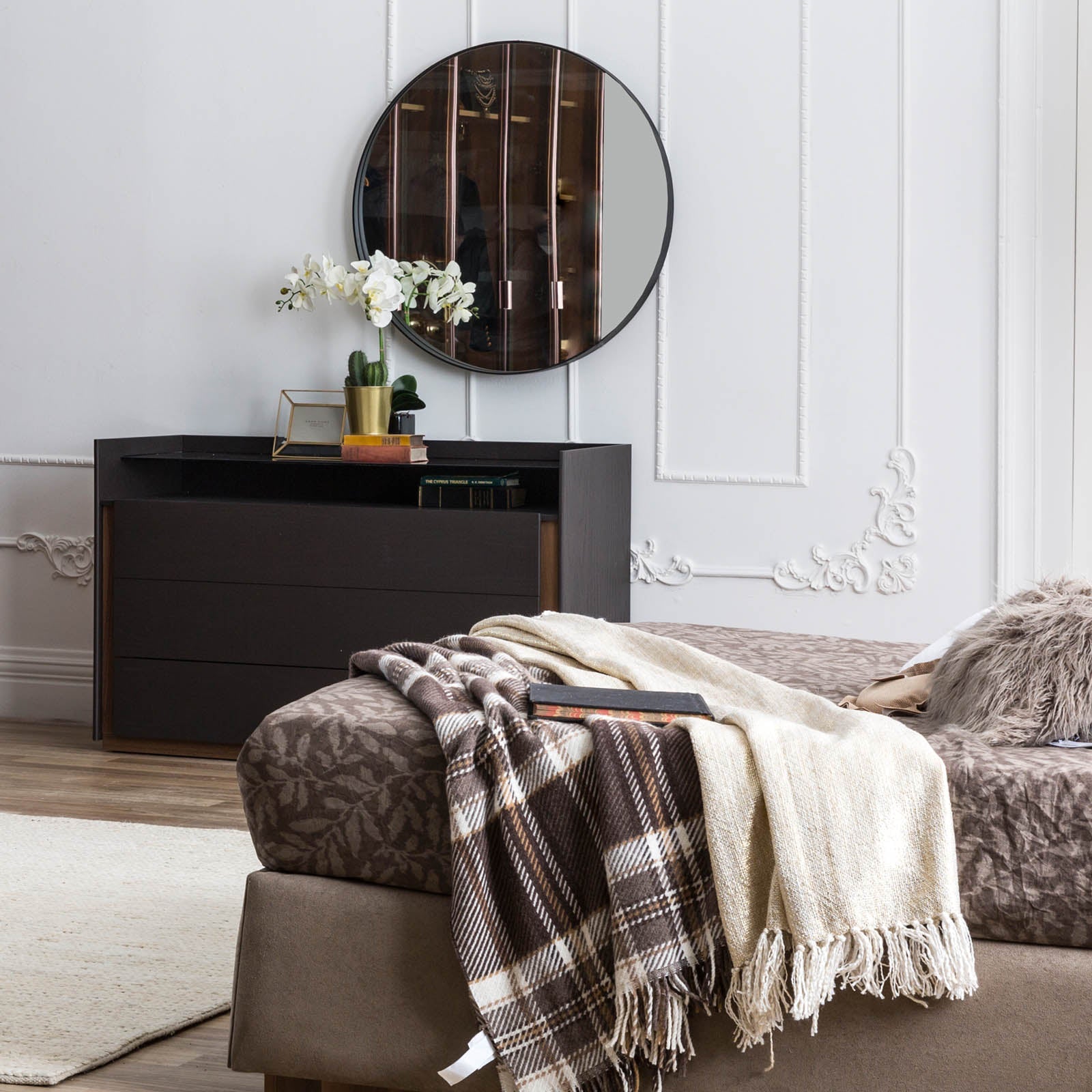 Display Item - Block Dresser Leg001-DresserYAS - DISPLAY ITEM - ebarza Furniture UAE | Shop Modern Furniture in Abu Dhabi & Dubai - مفروشات ايبازرا في الامارات | تسوق اثاث عصري وديكورات مميزة في دبي وابوظبي