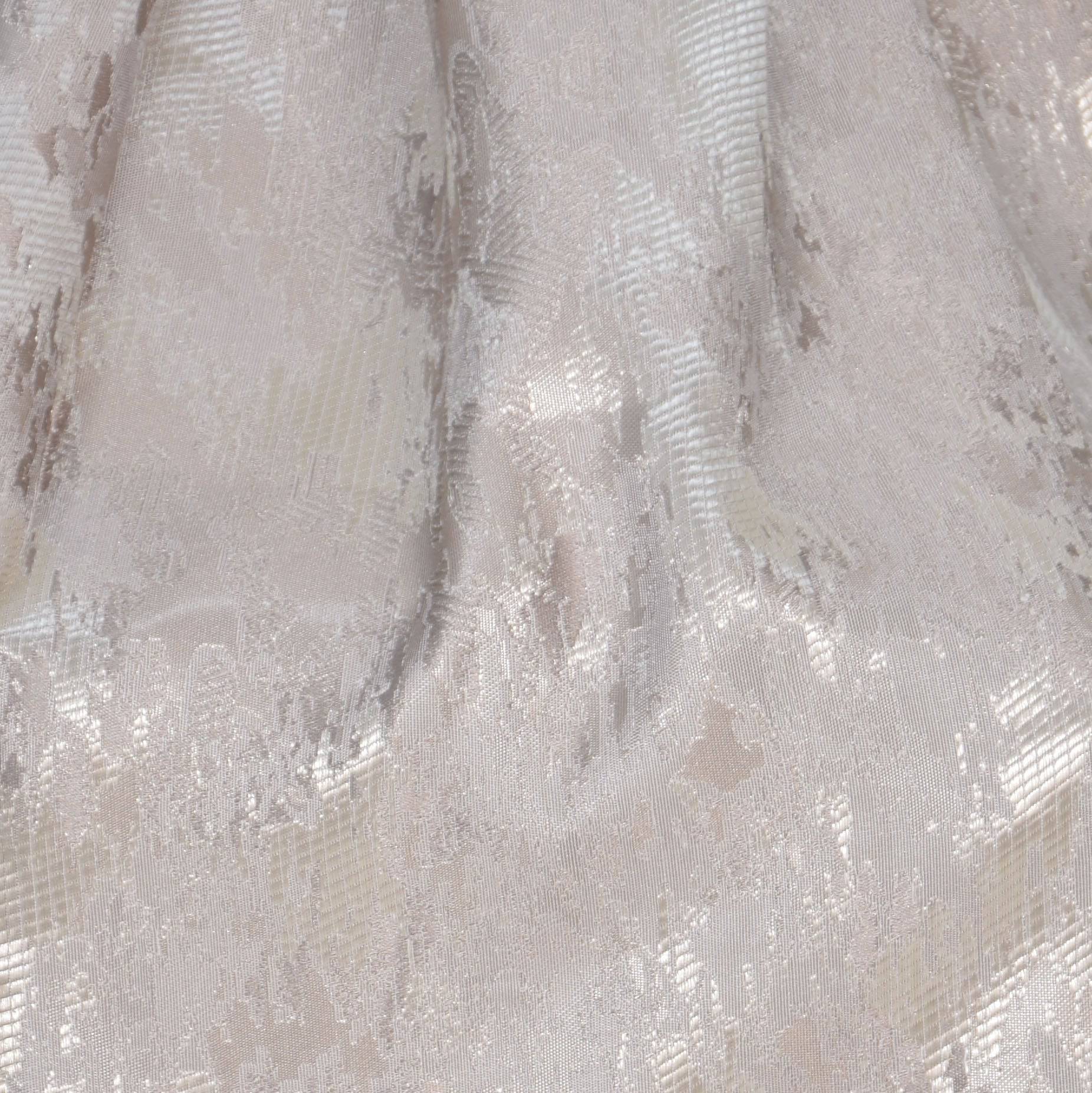 Elegant Window Curtain Fabric Bh-F4508 - Curtains & Drapes - ebarza Furniture UAE | Shop Modern Furniture in Abu Dhabi & Dubai - مفروشات ايبازرا في الامارات | تسوق اثاث عصري وديكورات مميزة في دبي وابوظبي