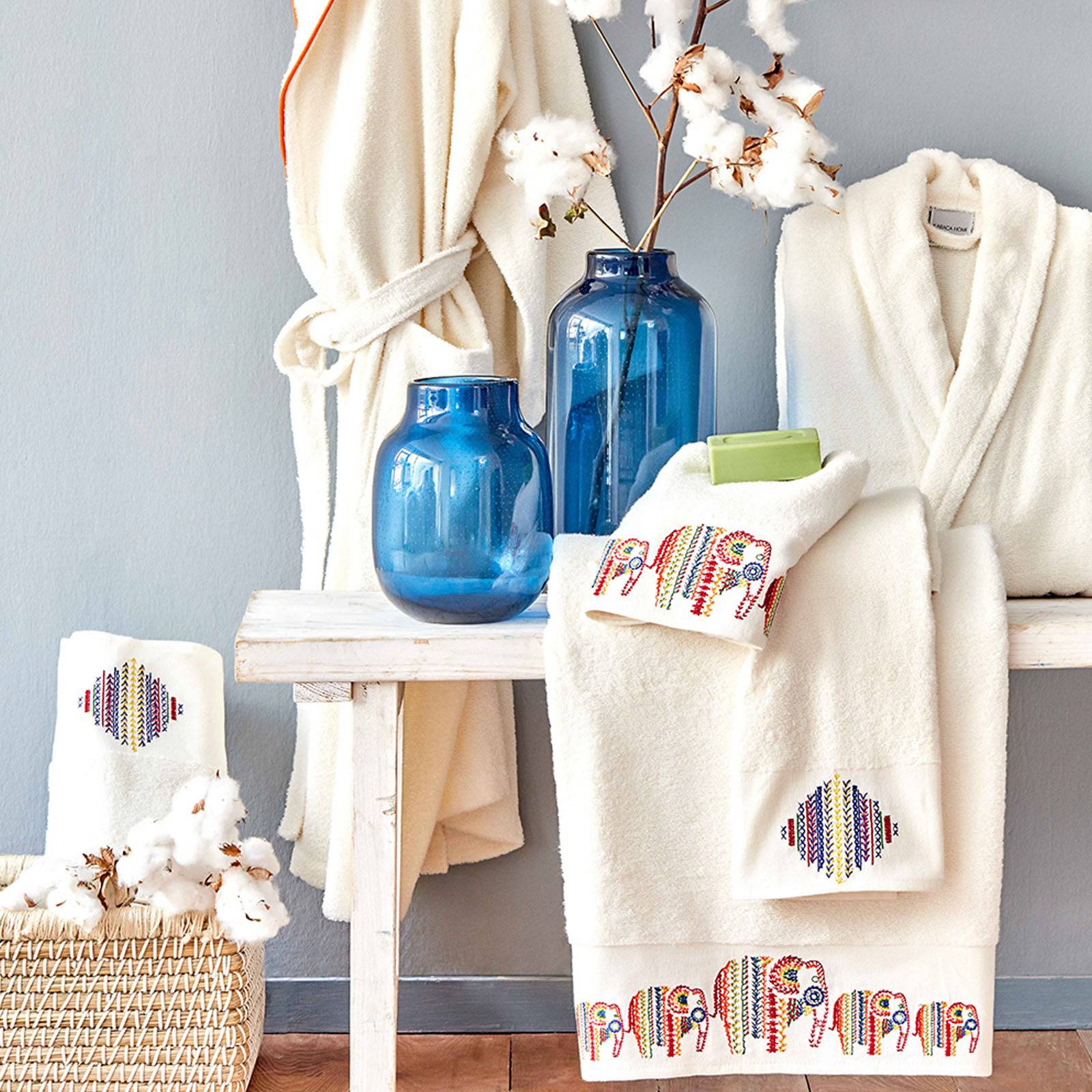 Elephant White Family Bathroom Set 200.14.01.0153 - Towels - ebarza Furniture UAE | Shop Modern Furniture in Abu Dhabi & Dubai - مفروشات ايبازرا في الامارات | تسوق اثاث عصري وديكورات مميزة في دبي وابوظبي