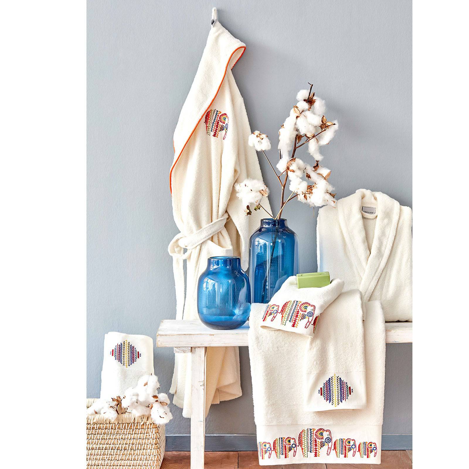 Elephant White Family Bathroom Set 200.14.01.0153 - Towels - ebarza Furniture UAE | Shop Modern Furniture in Abu Dhabi & Dubai - مفروشات ايبازرا في الامارات | تسوق اثاث عصري وديكورات مميزة في دبي وابوظبي