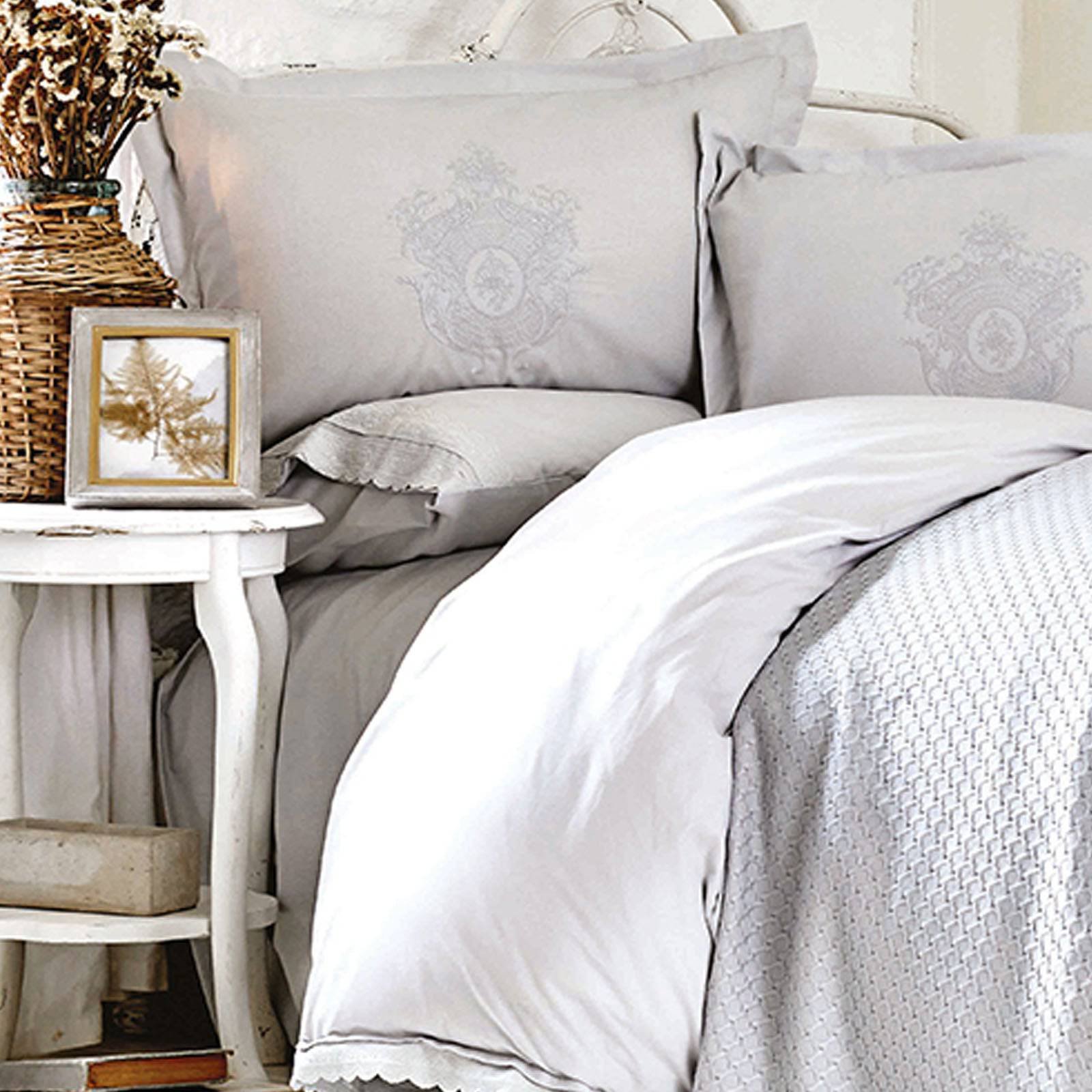 Elonora Blue Double Lace Duvet Cover Bamboo Pique Set 200.14.01.0048 - Bedding - ebarza Furniture UAE | Shop Modern Furniture in Abu Dhabi & Dubai - مفروشات ايبازرا في الامارات | تسوق اثاث عصري وديكورات مميزة في دبي وابوظبي