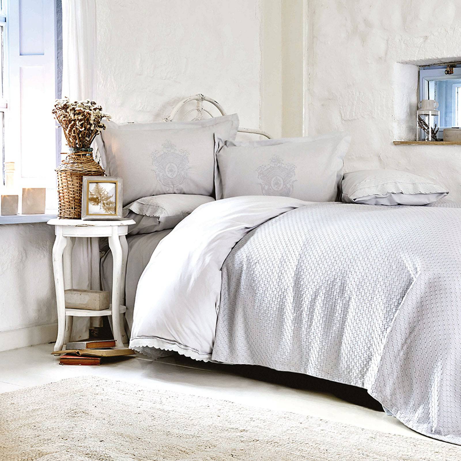Elonora Blue Double Lace Duvet Cover Bamboo Pique Set 200.14.01.0048 - Bedding - ebarza Furniture UAE | Shop Modern Furniture in Abu Dhabi & Dubai - مفروشات ايبازرا في الامارات | تسوق اثاث عصري وديكورات مميزة في دبي وابوظبي