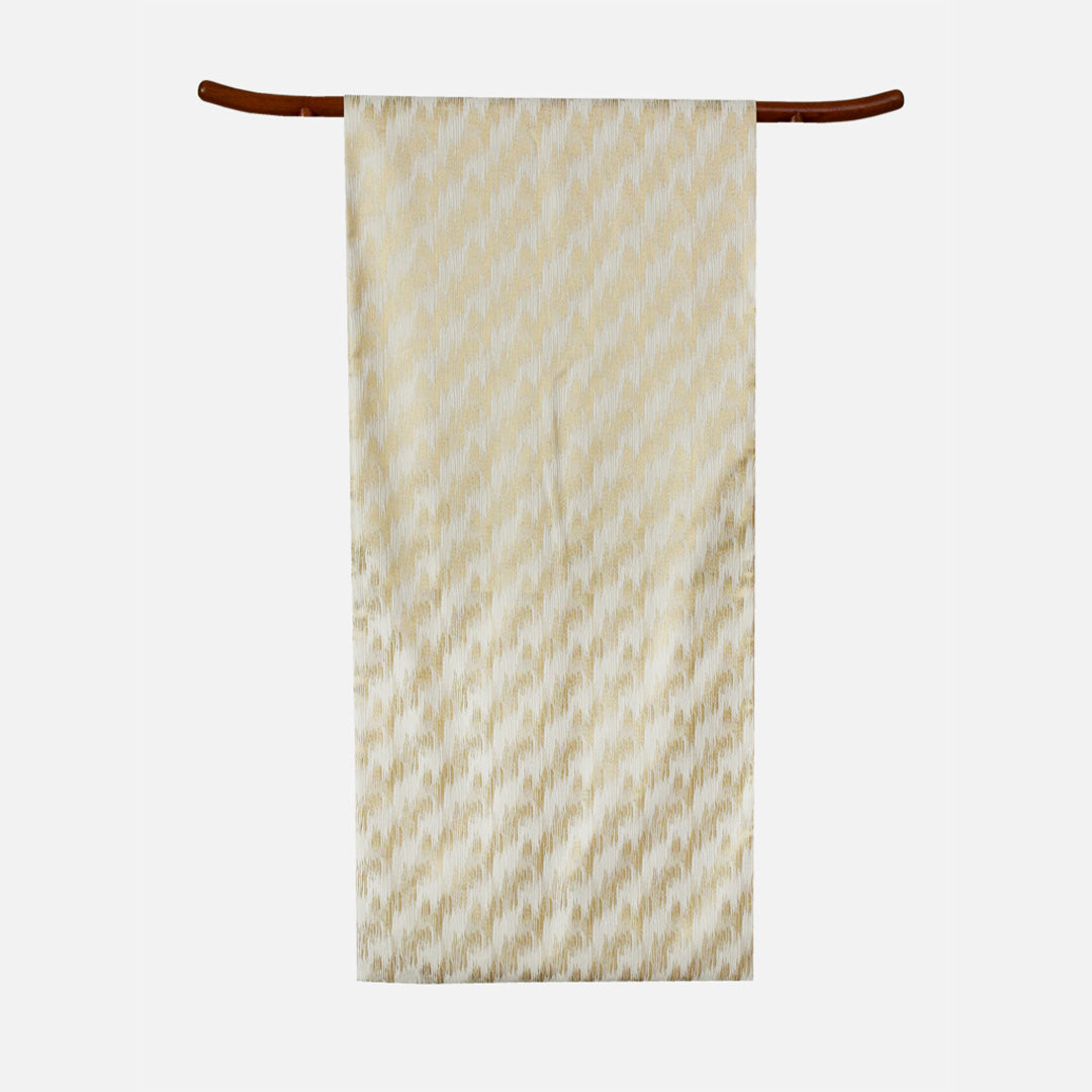 SKJH Carolyn Jacquard Runner Blanket - ETB011 - Blankets - ebarza Furniture UAE | Shop Modern Furniture in Abu Dhabi & Dubai - مفروشات ايبازرا في الامارات | تسوق اثاث عصري وديكورات مميزة في دبي وابوظبي