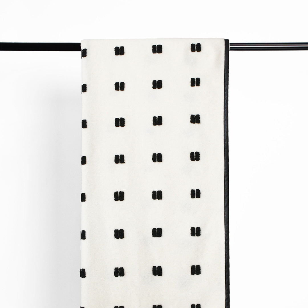 SKJG Orlando Wool Blend Blanket - ETB015 - Blankets - ebarza Furniture UAE | Shop Modern Furniture in Abu Dhabi & Dubai - مفروشات ايبازرا في الامارات | تسوق اثاث عصري وديكورات مميزة في دبي وابوظبي