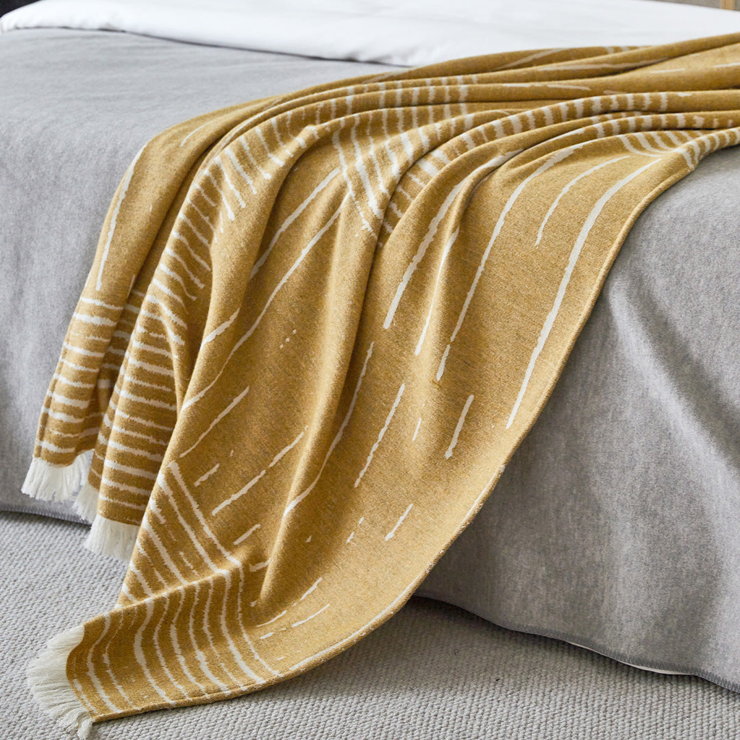 SKJG Noah cotton blend blanket - ETB018 - Blankets - ebarza Furniture UAE | Shop Modern Furniture in Abu Dhabi & Dubai - مفروشات ايبازرا في الامارات | تسوق اثاث عصري وديكورات مميزة في دبي وابوظبي