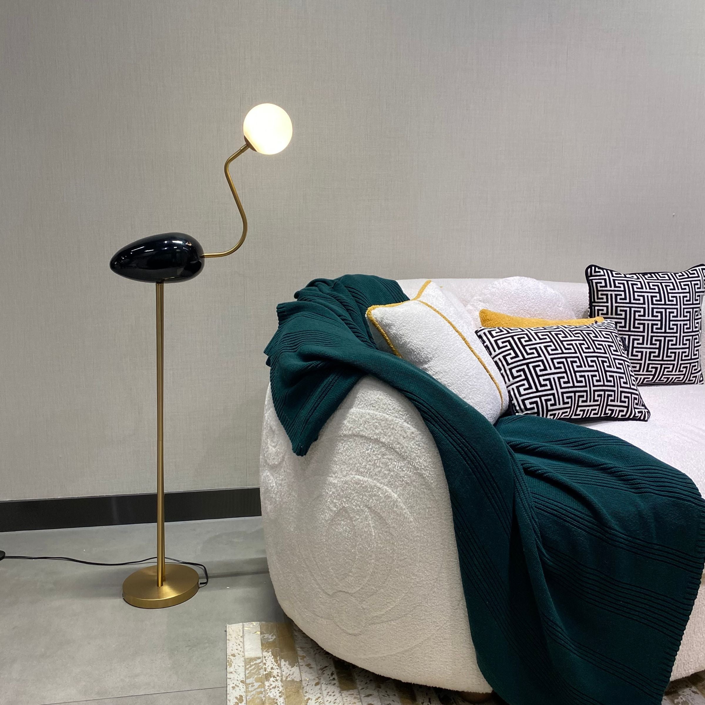 Display Item - Flamingo Floor Lamp black CY-LTD-1011-B Nakheel - DISPLAY ITEM - ebarza Furniture UAE | Shop Modern Furniture in Abu Dhabi & Dubai - مفروشات ايبازرا في الامارات | تسوق اثاث عصري وديكورات مميزة في دبي وابوظبي