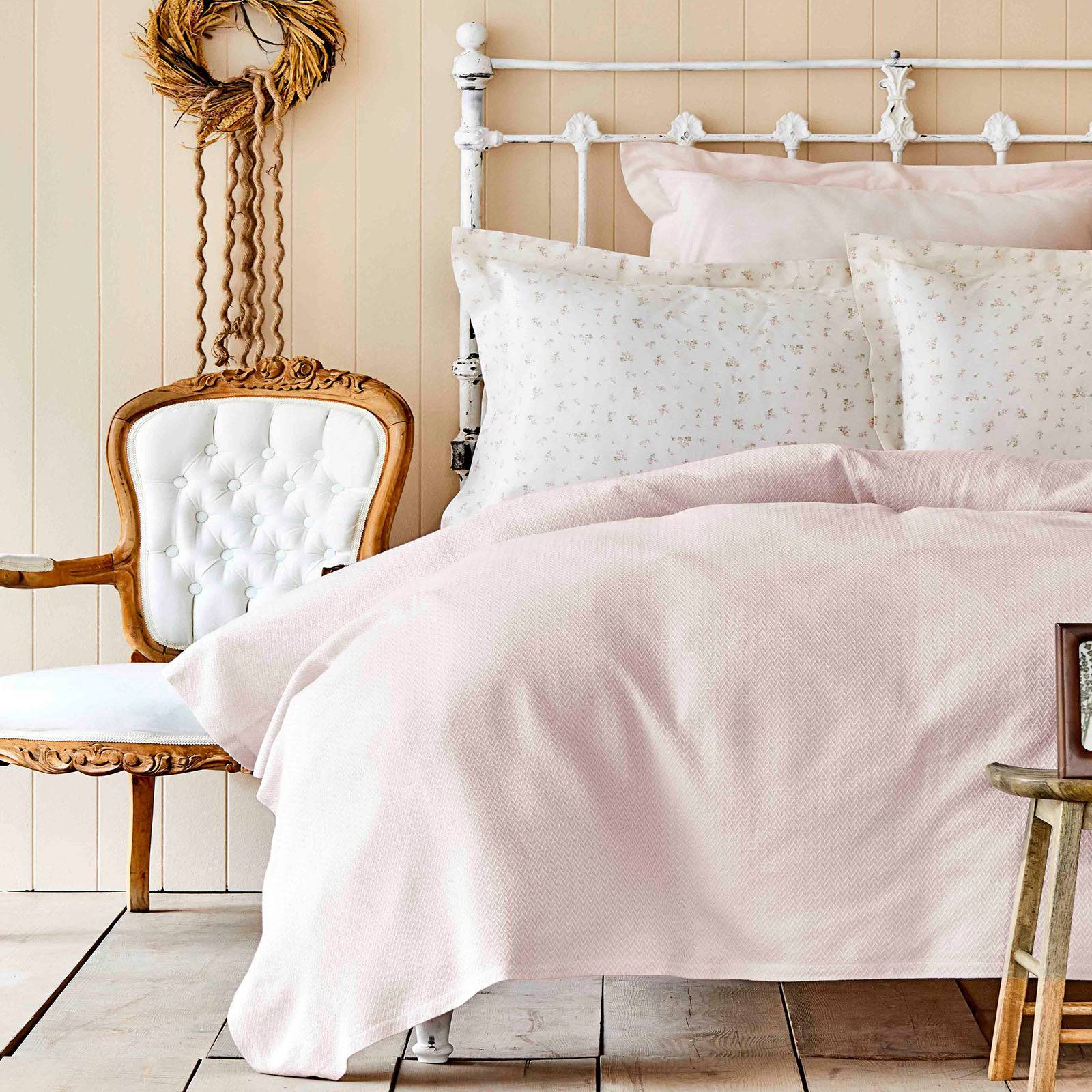 Fois Pudra Bedding Set 200.16.01.0074 - Bedding - ebarza Furniture UAE | Shop Modern Furniture in Abu Dhabi & Dubai - مفروشات ايبازرا في الامارات | تسوق اثاث عصري وديكورات مميزة في دبي وابوظبي