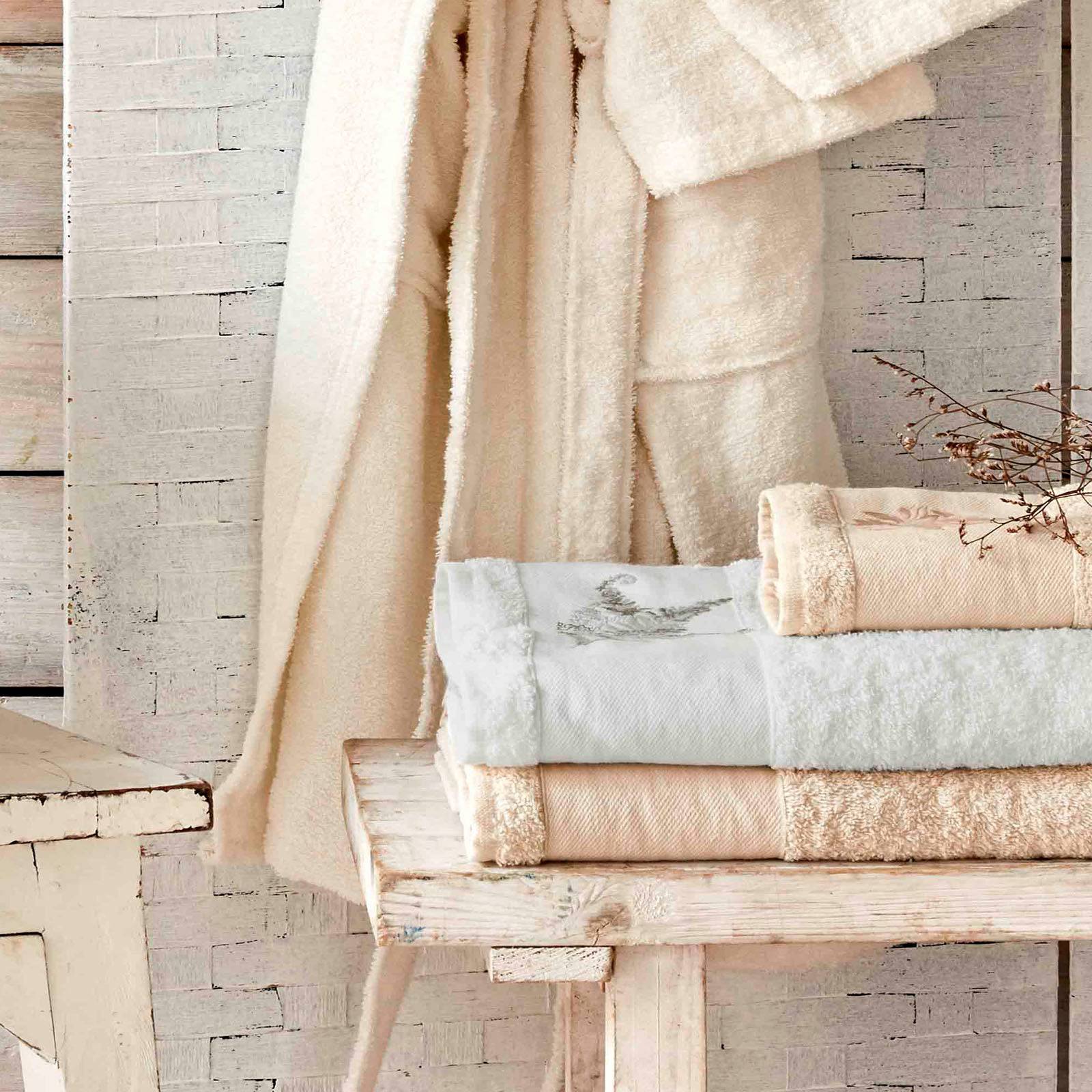 Fronda Silvery Embroidered 3 Piece Offwhite-Gray Bathrobe Set 200.16.01.0218 - Bathrobe Sets - ebarza Furniture UAE | Shop Modern Furniture in Abu Dhabi & Dubai - مفروشات ايبازرا في الامارات | تسوق اثاث عصري وديكورات مميزة في دبي وابوظبي