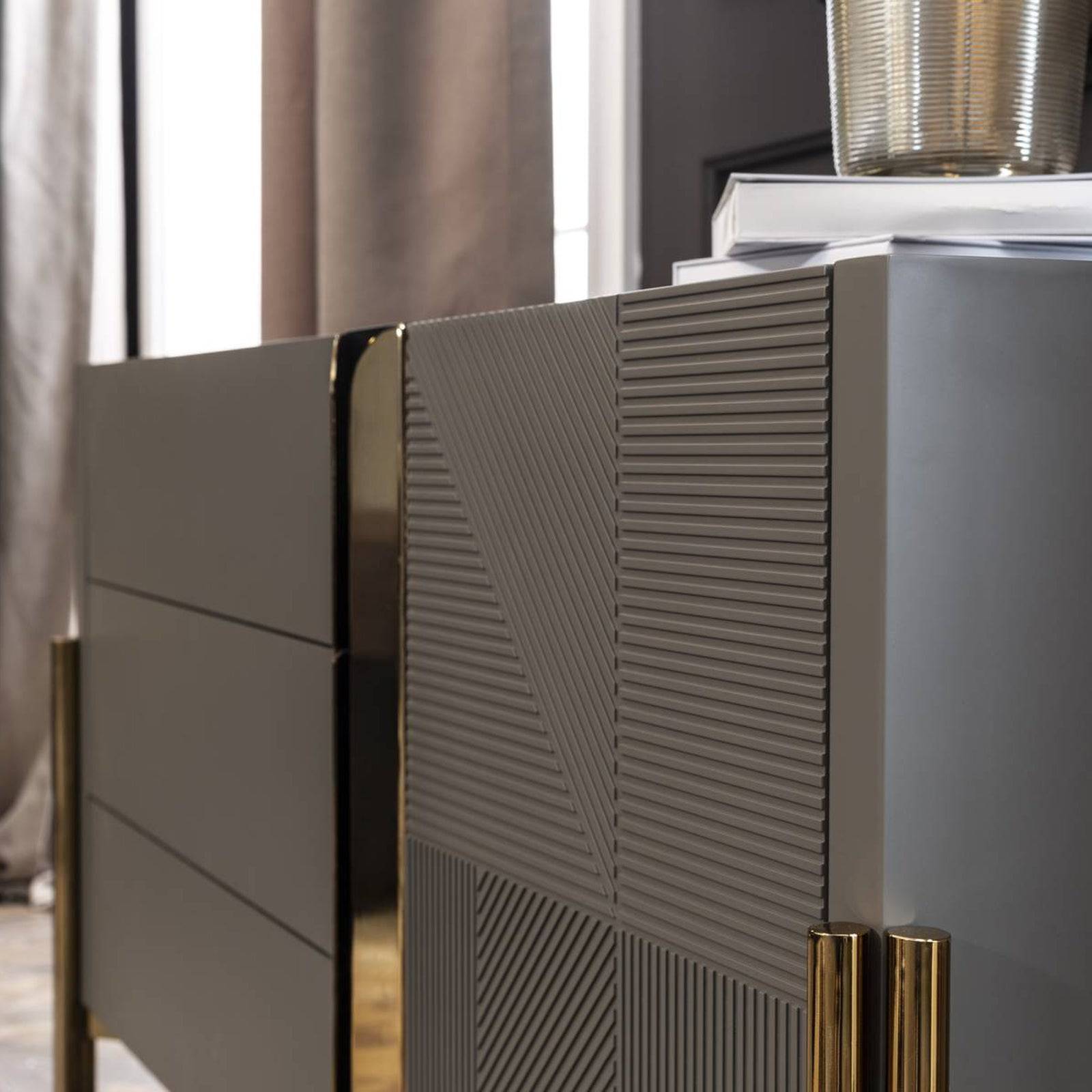 Display Item - Grey Dresser And Mirror Diva022-Dresser Nakheel - DISPLAY ITEM - ebarza Furniture UAE | Shop Modern Furniture in Abu Dhabi & Dubai - مفروشات ايبازرا في الامارات | تسوق اثاث عصري وديكورات مميزة في دبي وابوظبي
