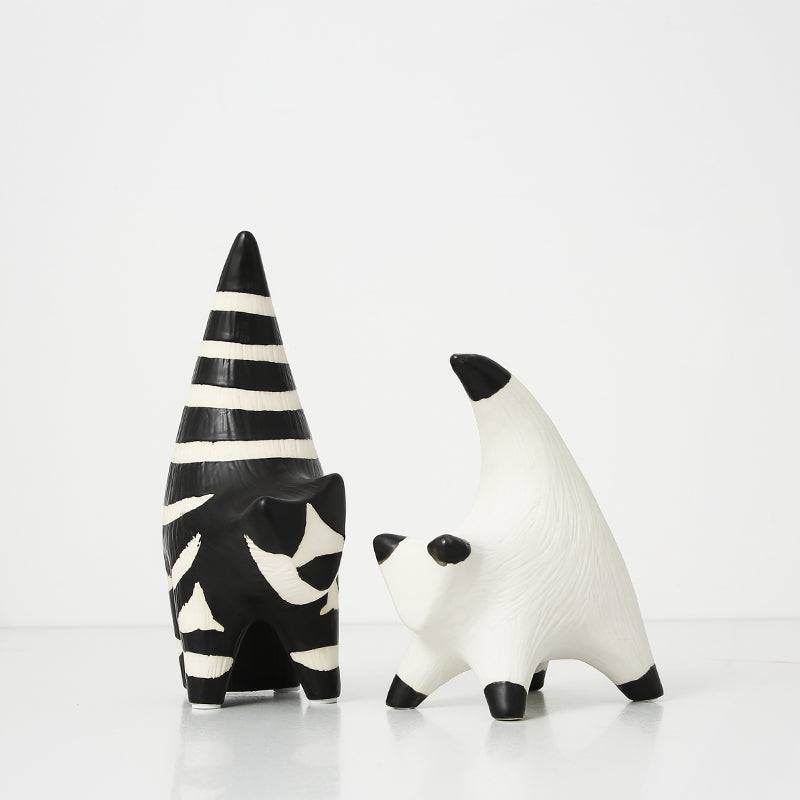 Hand Painted Cat Ornament -A Fa-D21083A - Home Decor Figurines - ebarza Furniture UAE | Shop Modern Furniture in Abu Dhabi & Dubai - مفروشات ايبازرا في الامارات | تسوق اثاث عصري وديكورات مميزة في دبي وابوظبي