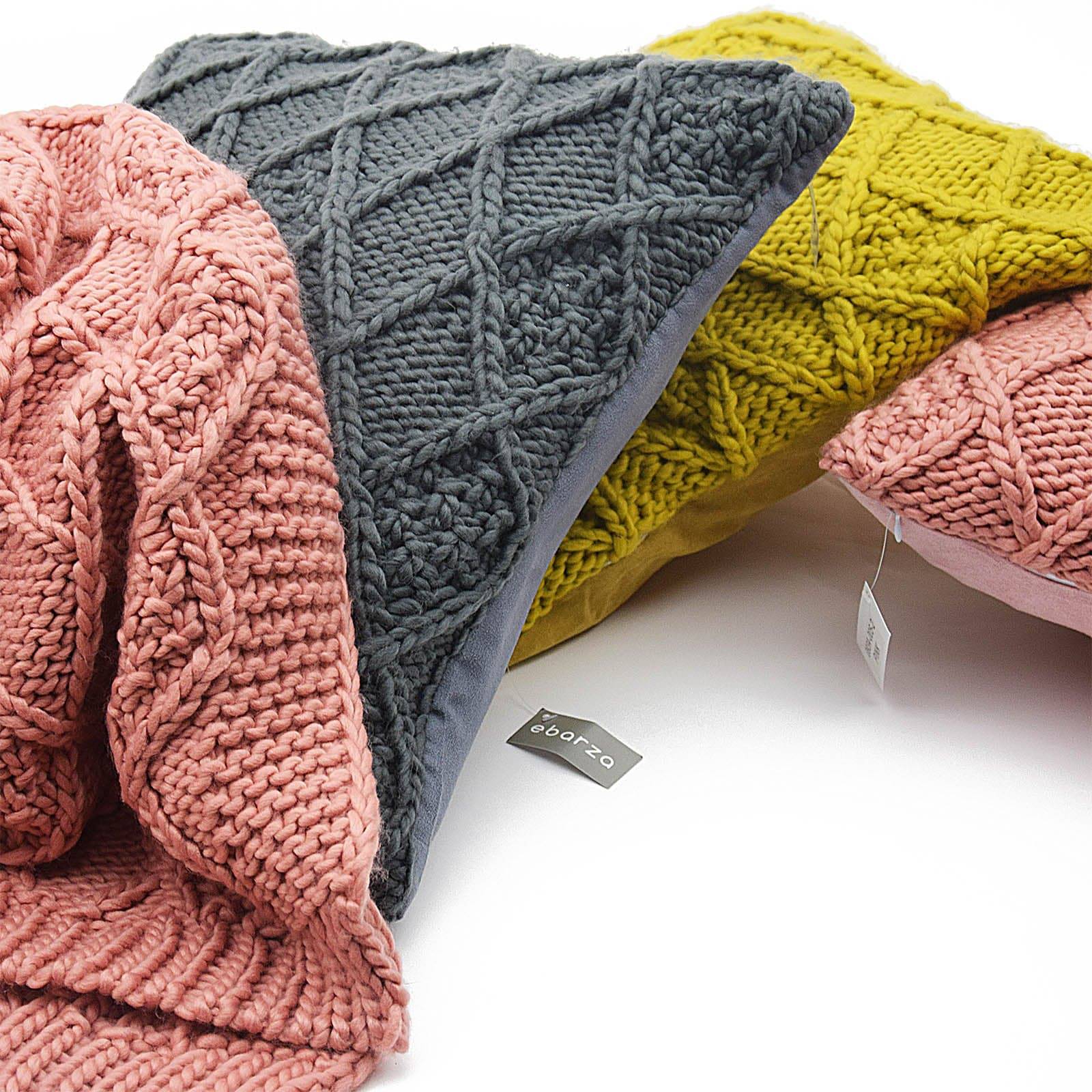 Handmade Chunky Throw Blanket 093A-001-Pink - Blankets - ebarza Furniture UAE | Shop Modern Furniture in Abu Dhabi & Dubai - مفروشات ايبازرا في الامارات | تسوق اثاث عصري وديكورات مميزة في دبي وابوظبي