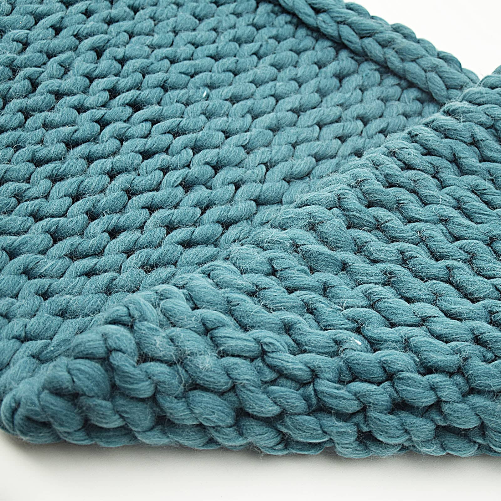 Handmade Chunky Throw Blanket 093A-004-Green - Blankets - ebarza Furniture UAE | Shop Modern Furniture in Abu Dhabi & Dubai - مفروشات ايبازرا في الامارات | تسوق اثاث عصري وديكورات مميزة في دبي وابوظبي