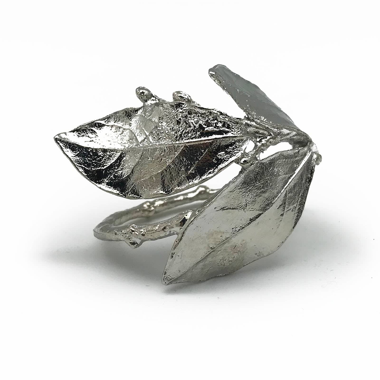 Handmade Zinc Napkin Ring  Chrome 79919A000 -  Napkin Rings - ebarza Furniture UAE | Shop Modern Furniture in Abu Dhabi & Dubai - مفروشات ايبازرا في الامارات | تسوق اثاث عصري وديكورات مميزة في دبي وابوظبي