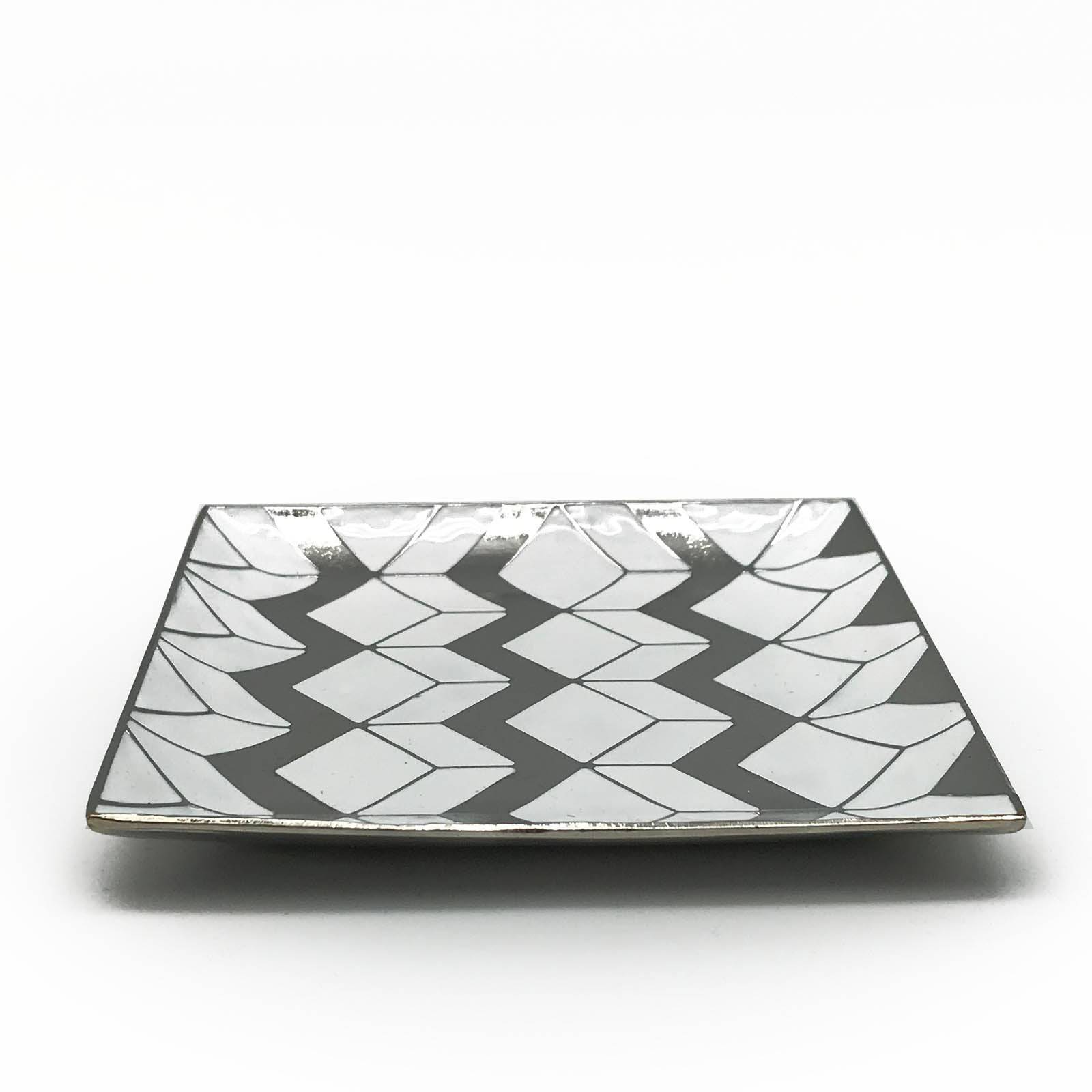 Handmade Zinc Photo Frame Chrome 40511-57A000 - Photo Frames - ebarza Furniture UAE | Shop Modern Furniture in Abu Dhabi & Dubai - مفروشات ايبازرا في الامارات | تسوق اثاث عصري وديكورات مميزة في دبي وابوظبي