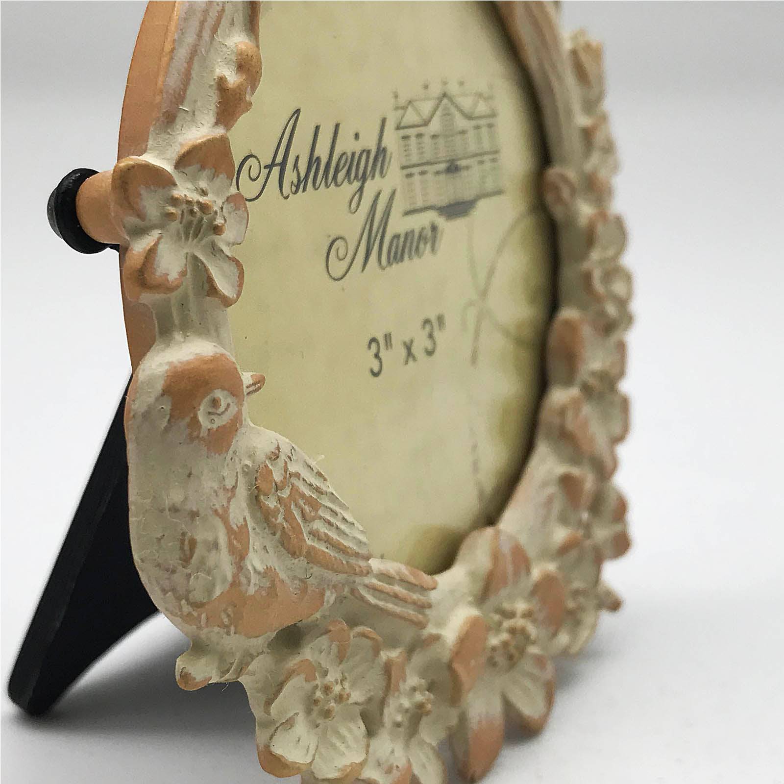 Handmade Zinc Photo Frame   Classic  40288-33B2N0 -  Photo Frames - ebarza Furniture UAE | Shop Modern Furniture in Abu Dhabi & Dubai - مفروشات ايبازرا في الامارات | تسوق اثاث عصري وديكورات مميزة في دبي وابوظبي