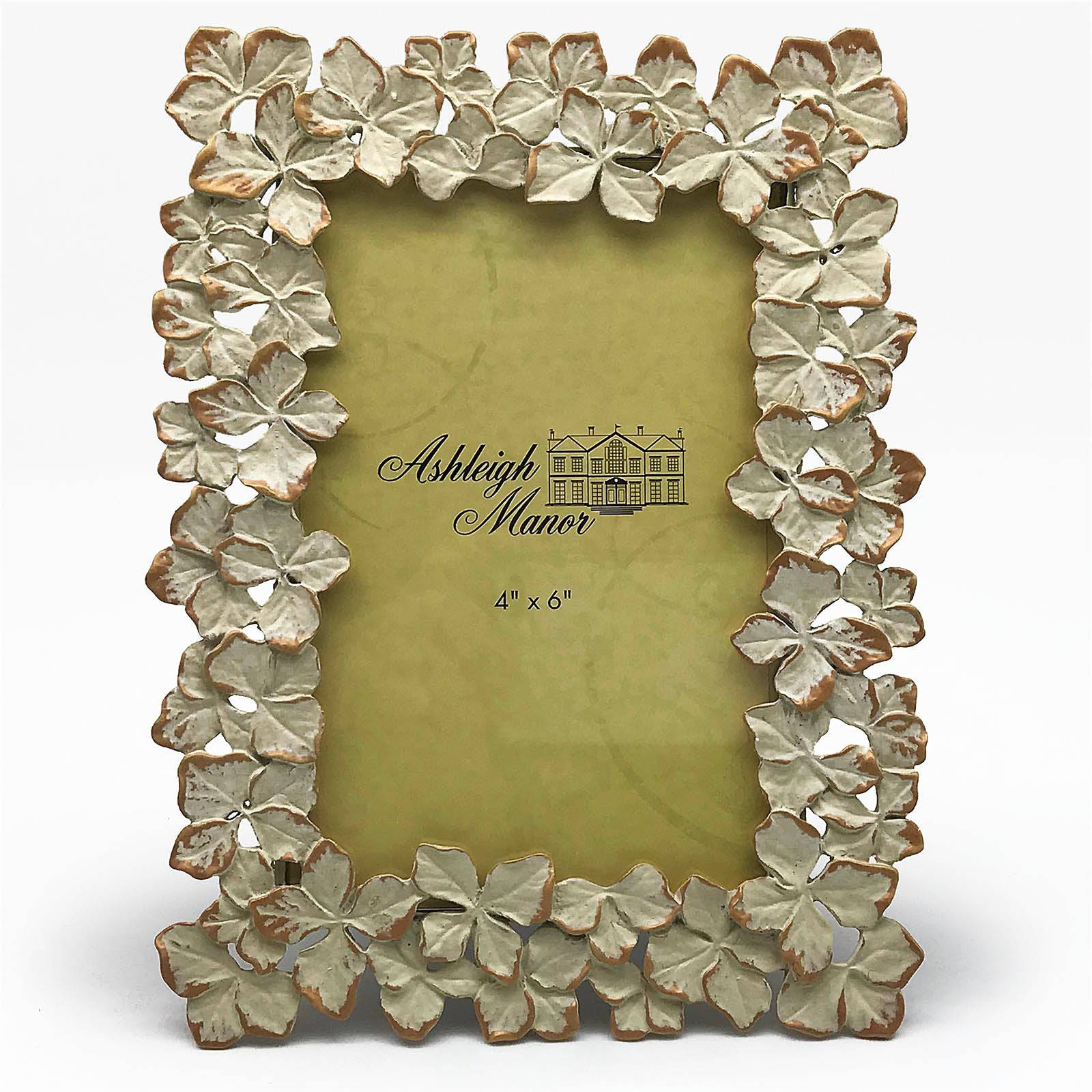 Handmade Zinc Photo Frame Classic 40672-23B2N0 - Photo Frames - ebarza Furniture UAE | Shop Modern Furniture in Abu Dhabi & Dubai - مفروشات ايبازرا في الامارات | تسوق اثاث عصري وديكورات مميزة في دبي وابوظبي