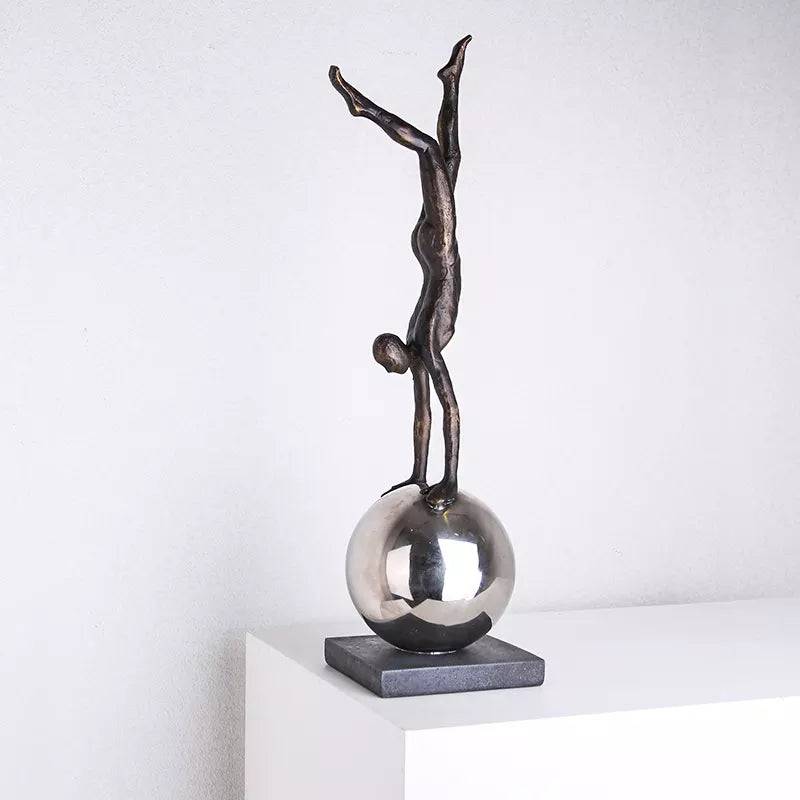 Inverted Man-Gold Fc-Sz2119B - Home Decor Figurines - ebarza Furniture UAE | Shop Modern Furniture in Abu Dhabi & Dubai - مفروشات ايبازرا في الامارات | تسوق اثاث عصري وديكورات مميزة في دبي وابوظبي