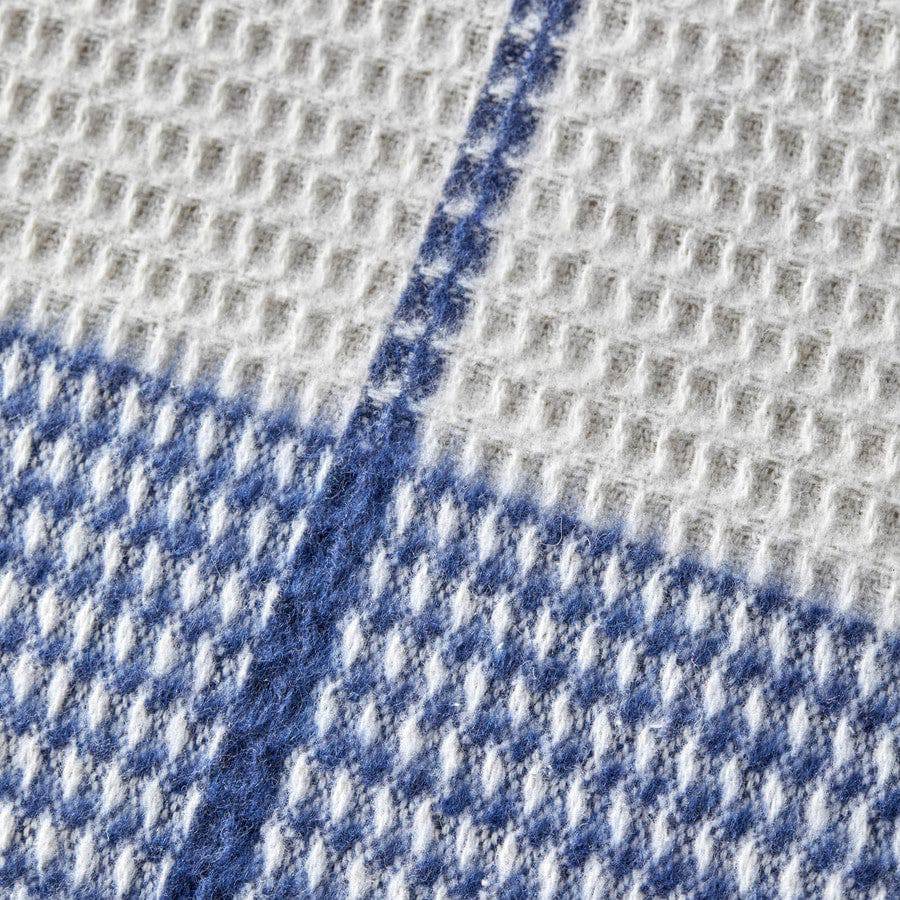 Karaca Home Carmen Navy Blue Single Waffle Blanket 200.18.01.0494 -  Blankets - ebarza Furniture UAE | Shop Modern Furniture in Abu Dhabi & Dubai - مفروشات ايبازرا في الامارات | تسوق اثاث عصري وديكورات مميزة في دبي وابوظبي