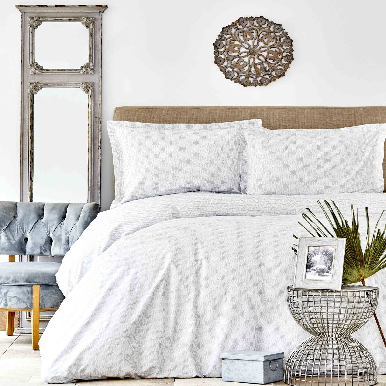 Karaca Home Emilia Indigo Double Duvet Cover & Pillow Set 200.16.01.0299 - Bedding - ebarza Furniture UAE | Shop Modern Furniture in Abu Dhabi & Dubai - مفروشات ايبازرا في الامارات | تسوق اثاث عصري وديكورات مميزة في دبي وابوظبي
