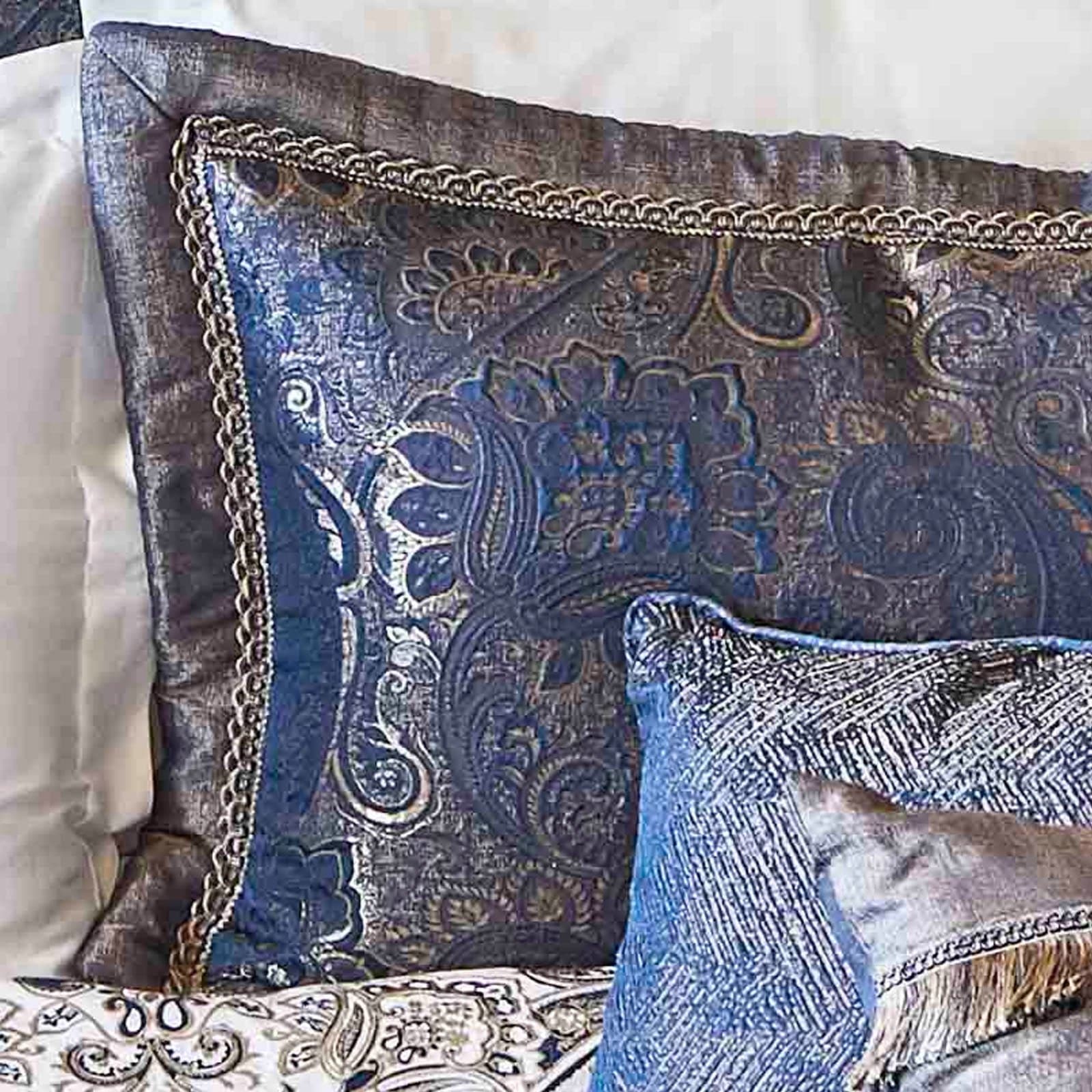 Karaca Home Venita Navy Blue 6 Pieces Silk Bedspread 200.17.01.0113 -  Bedding - ebarza Furniture UAE | Shop Modern Furniture in Abu Dhabi & Dubai - مفروشات ايبازرا في الامارات | تسوق اثاث عصري وديكورات مميزة في دبي وابوظبي