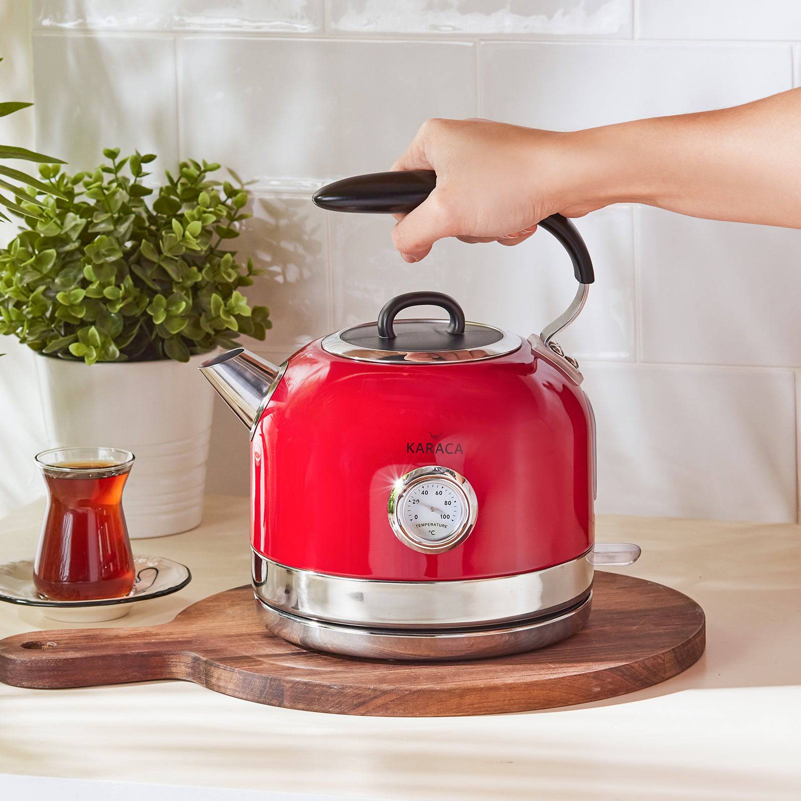 Karaca Retro 2152 Red Retro Kettle 153.03.06.2559 - Kitchen Appliances - ebarza Furniture UAE | Shop Modern Furniture in Abu Dhabi & Dubai - مفروشات ايبازرا في الامارات | تسوق اثاث عصري وديكورات مميزة في دبي وابوظبي