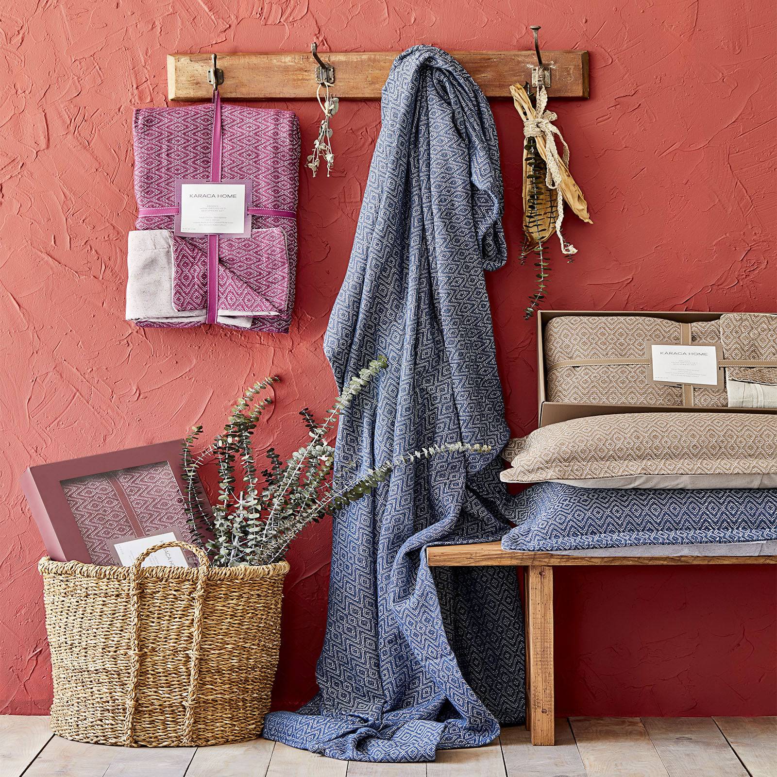 Levi Pudra Throw Blanket 200.14.01.0124 - Blankets - ebarza Furniture UAE | Shop Modern Furniture in Abu Dhabi & Dubai - مفروشات ايبازرا في الامارات | تسوق اثاث عصري وديكورات مميزة في دبي وابوظبي