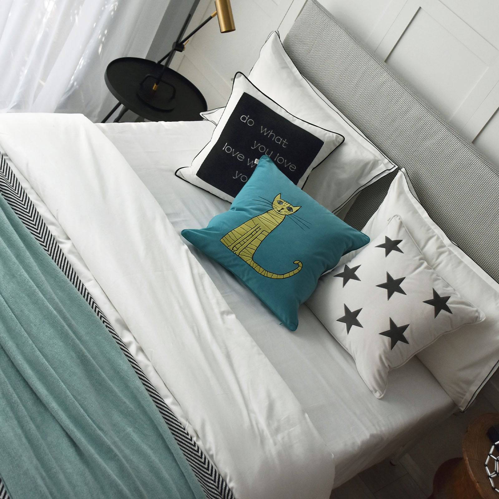 Loos Full Bedding Set Ebb-018 - Bedding - ebarza Furniture UAE | Shop Modern Furniture in Abu Dhabi & Dubai - مفروشات ايبازرا في الامارات | تسوق اثاث عصري وديكورات مميزة في دبي وابوظبي