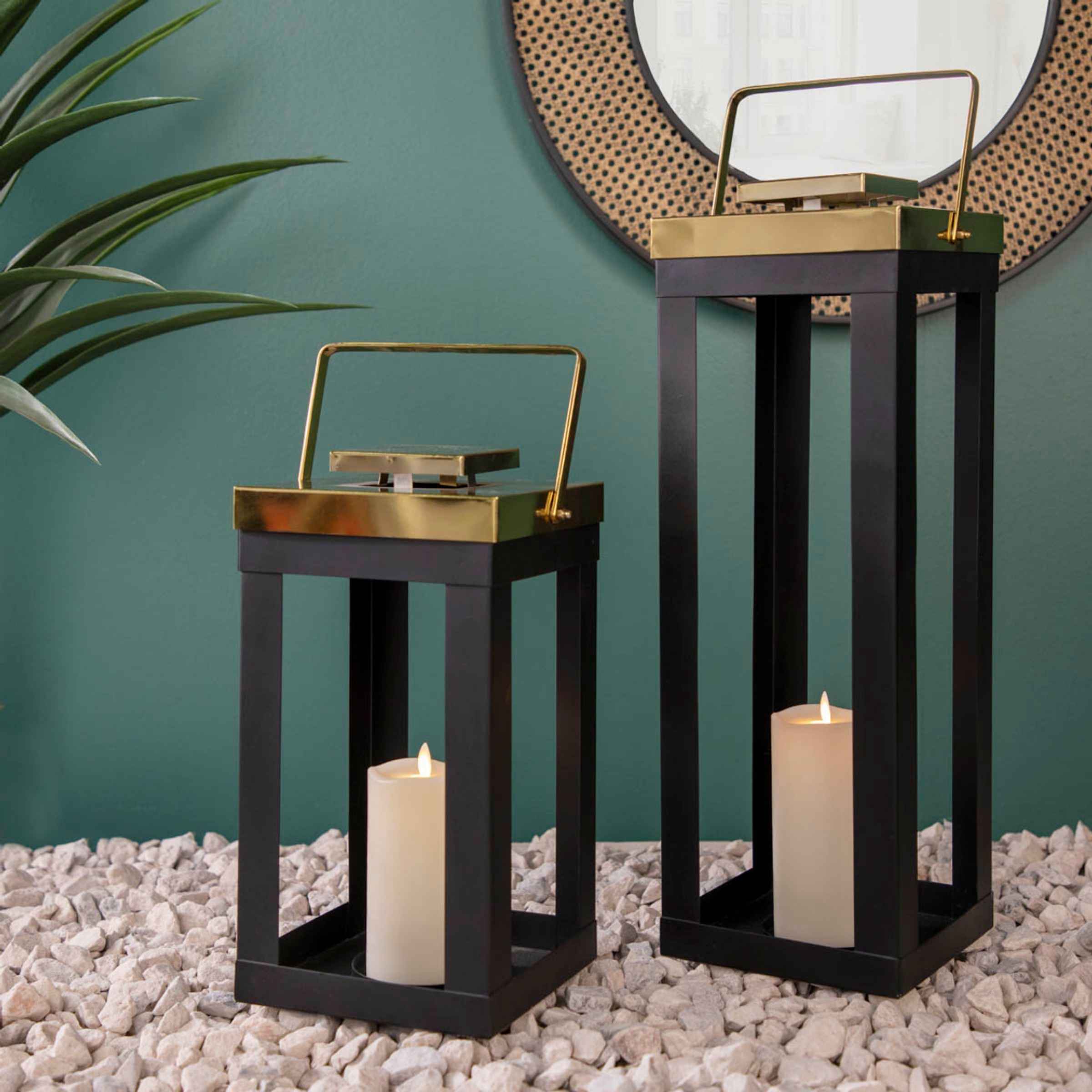 Metal Lantern Candle Holder 15646-02 - Candle Holders - ebarza Furniture UAE | Shop Modern Furniture in Abu Dhabi & Dubai - مفروشات ايبازرا في الامارات | تسوق اثاث عصري وديكورات مميزة في دبي وابوظبي