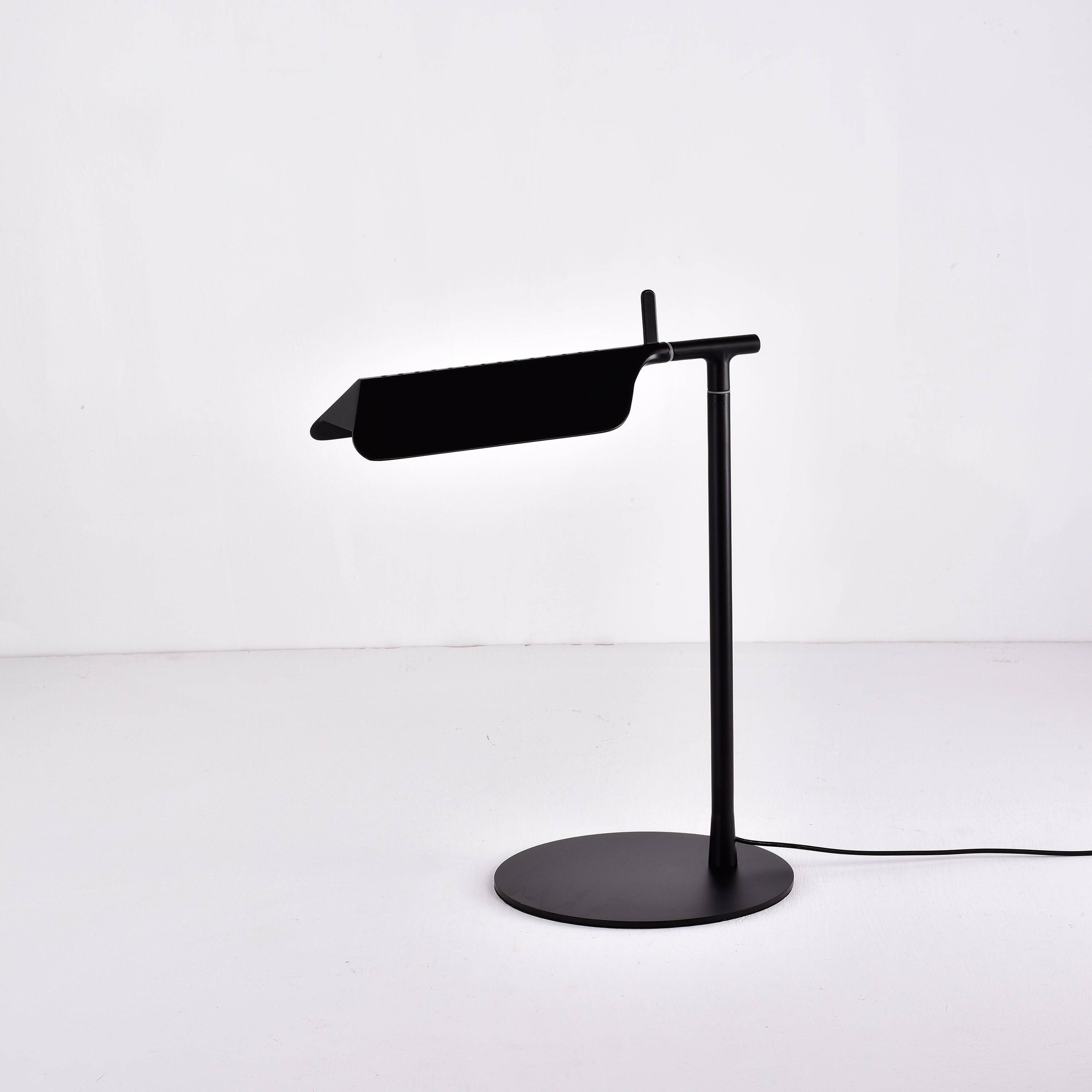 Modern Table Lamp CL1272T-B -  Desk\table Lamps - ebarza Furniture UAE | Shop Modern Furniture in Abu Dhabi & Dubai - مفروشات ايبازرا في الامارات | تسوق اثاث عصري وديكورات مميزة في دبي وابوظبي