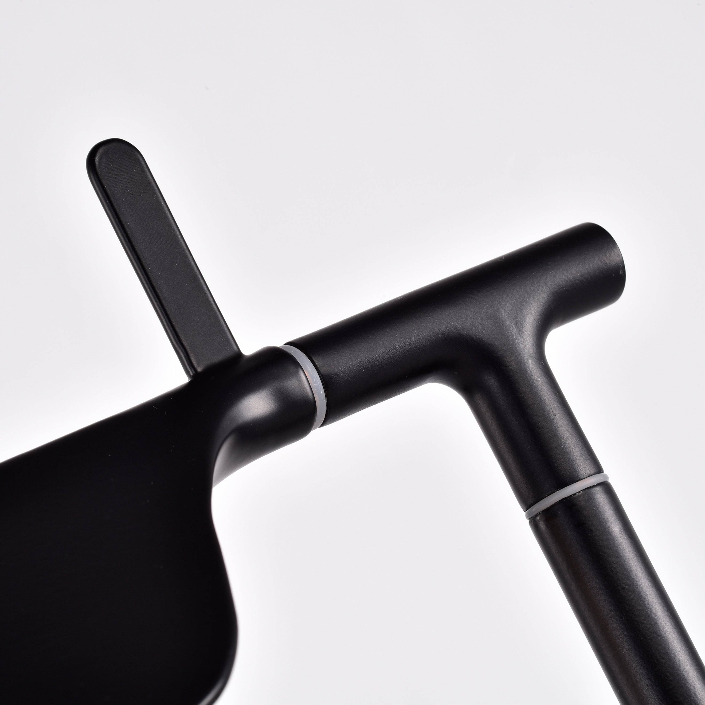 Modern Table Lamp CL1272T-B - Desk\table Lamps - ebarza Furniture UAE | Shop Modern Furniture in Abu Dhabi & Dubai - مفروشات ايبازرا في الامارات | تسوق اثاث عصري وديكورات مميزة في دبي وابوظبي