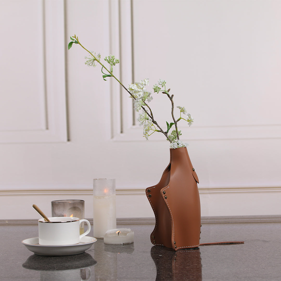 Mouse Vase/Sculpture KB3024 - Vases - ebarza Furniture UAE | Shop Modern Furniture in Abu Dhabi & Dubai - مفروشات ايبازرا في الامارات | تسوق اثاث عصري وديكورات مميزة في دبي وابوظبي