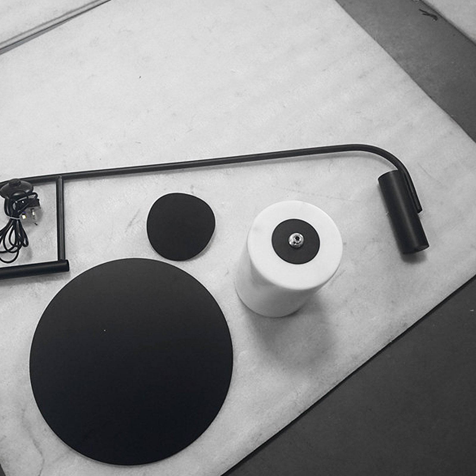 Pre-order 35 Days Delivery Natural Marble Floor Lamp Table Cy-New-043-B - Floor Lamps - ebarza Furniture UAE | Shop Modern Furniture in Abu Dhabi & Dubai - مفروشات ايبازرا في الامارات | تسوق اثاث عصري وديكورات مميزة في دبي وابوظبي