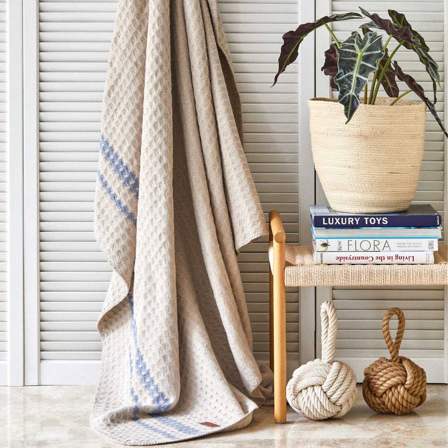 Nautica Home Liz Blanket Double Beige 200X220Cm 180.01.01.0040 -  Blankets - ebarza Furniture UAE | Shop Modern Furniture in Abu Dhabi & Dubai - مفروشات ايبازرا في الامارات | تسوق اثاث عصري وديكورات مميزة في دبي وابوظبي