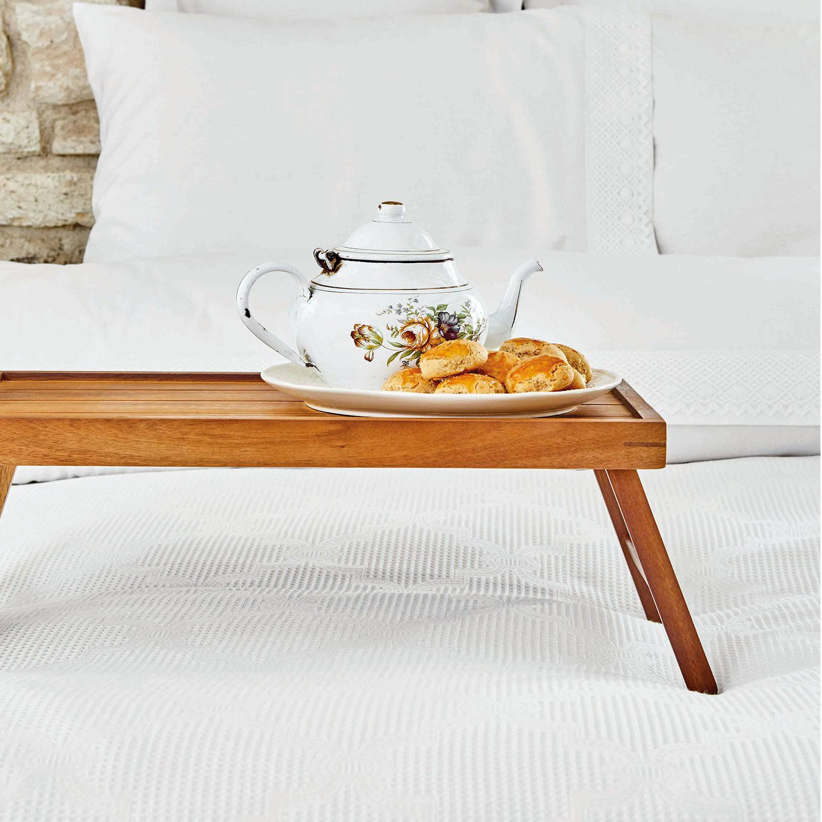Olivia Beyaz Bedding Set 200.16.01.0244 - Bedding - ebarza Furniture UAE | Shop Modern Furniture in Abu Dhabi & Dubai - مفروشات ايبازرا في الامارات | تسوق اثاث عصري وديكورات مميزة في دبي وابوظبي