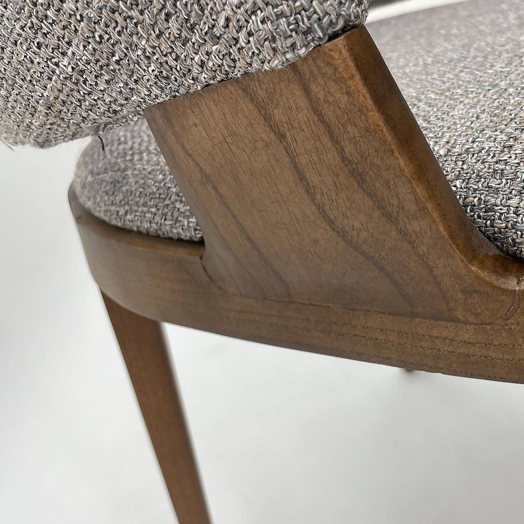 Otto Chair Otto001 -  Chairs - ebarza Furniture UAE | Shop Modern Furniture in Abu Dhabi & Dubai - مفروشات ايبازرا في الامارات | تسوق اثاث عصري وديكورات مميزة في دبي وابوظبي