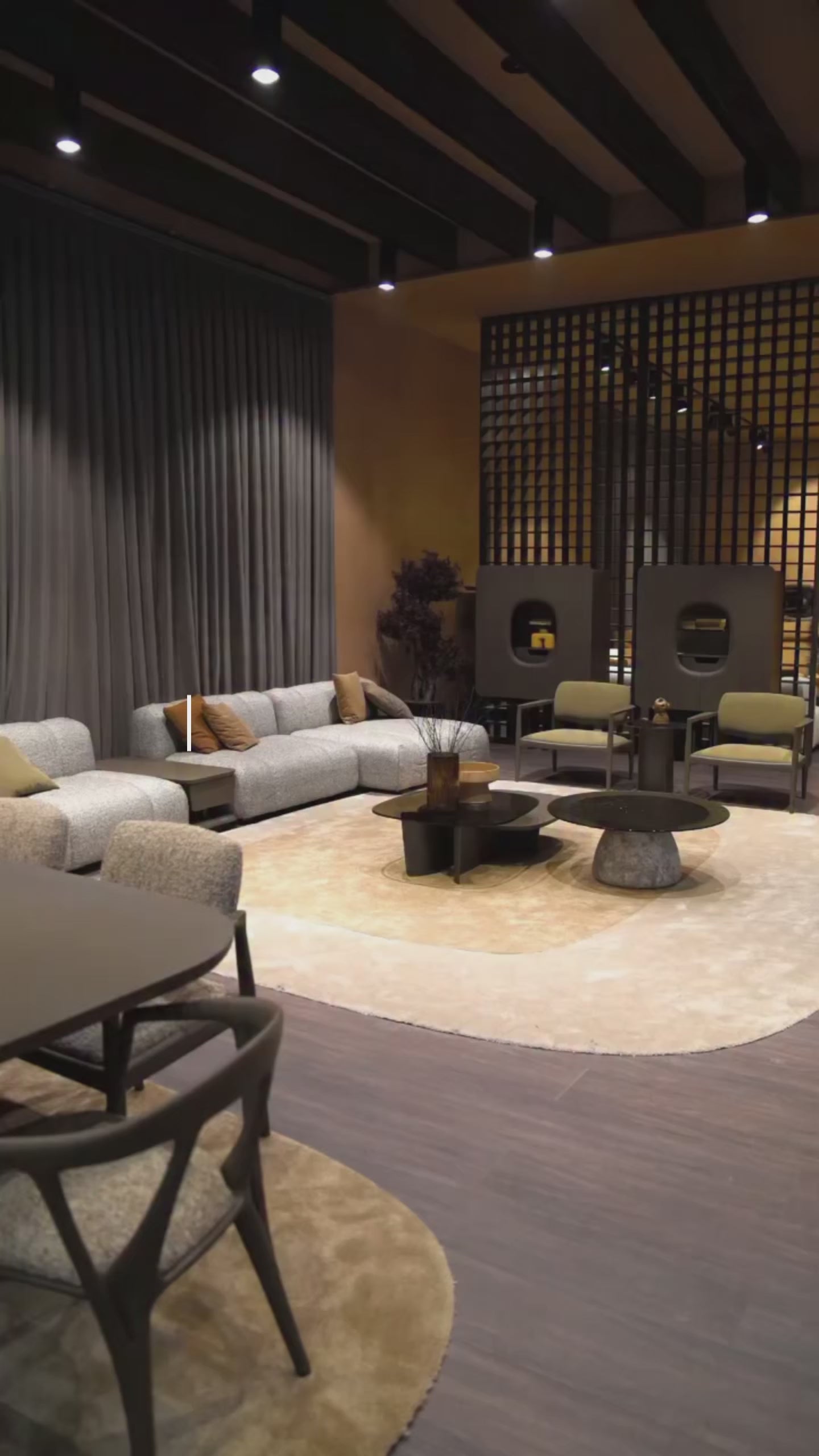 Bold collection 2026
Bold combination of Italian elegance with modern lines,
offering both style and comfort, Crafted from high-quallty
Materials, travertine, grey marble & wood
مزيج جريء من الأناقة الإيطالية مع خطوط عصرية، يقدم الأسلوب والراحة معًا. مصنوع من مواد عالية الجودة: الترافرتين، الرخام الرمادي، والخشب.