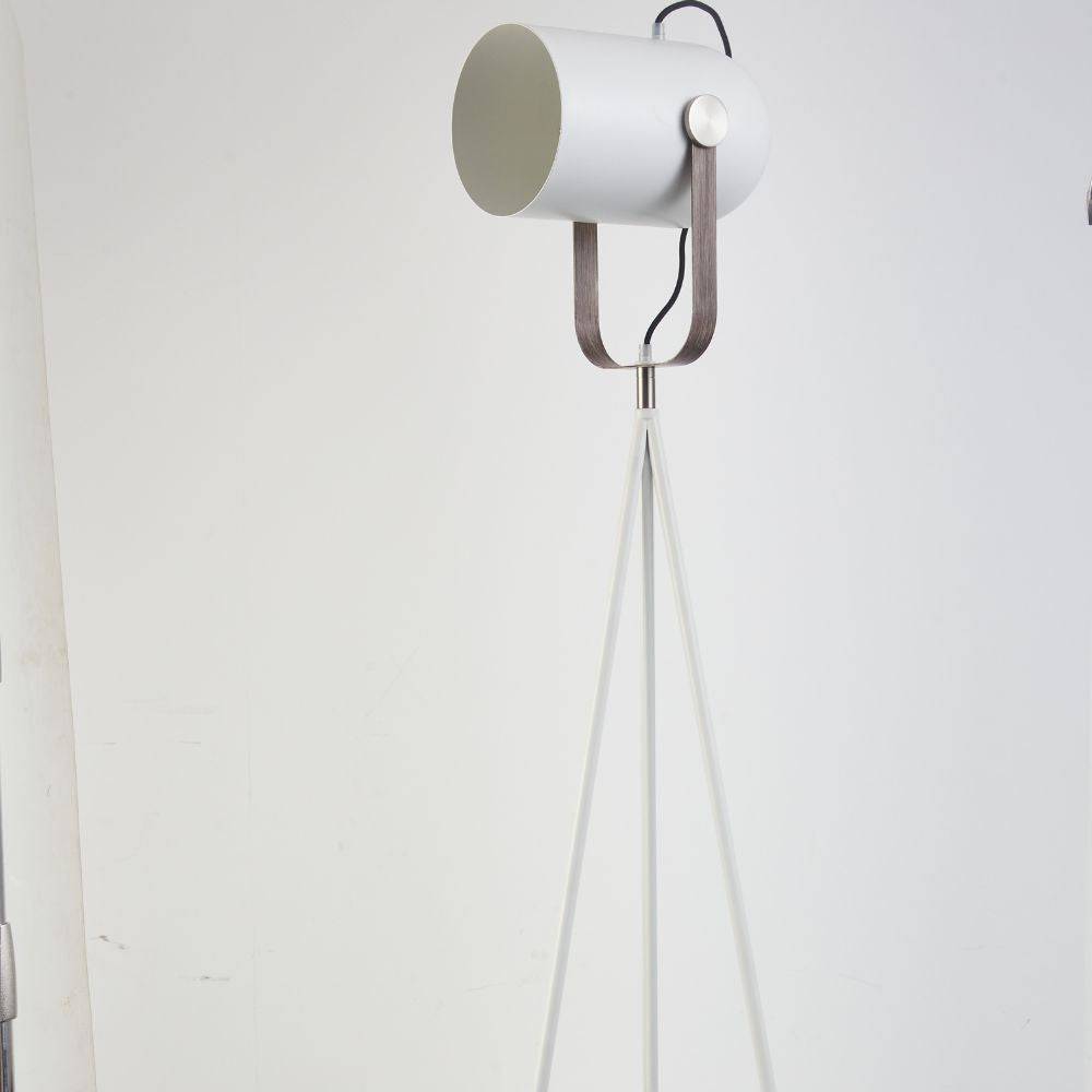 S-Class White Floor Lamp Cy-Ltd-1006-W - Floor Lamps - ebarza Furniture UAE | Shop Modern Furniture in Abu Dhabi & Dubai - مفروشات ايبازرا في الامارات | تسوق اثاث عصري وديكورات مميزة في دبي وابوظبي