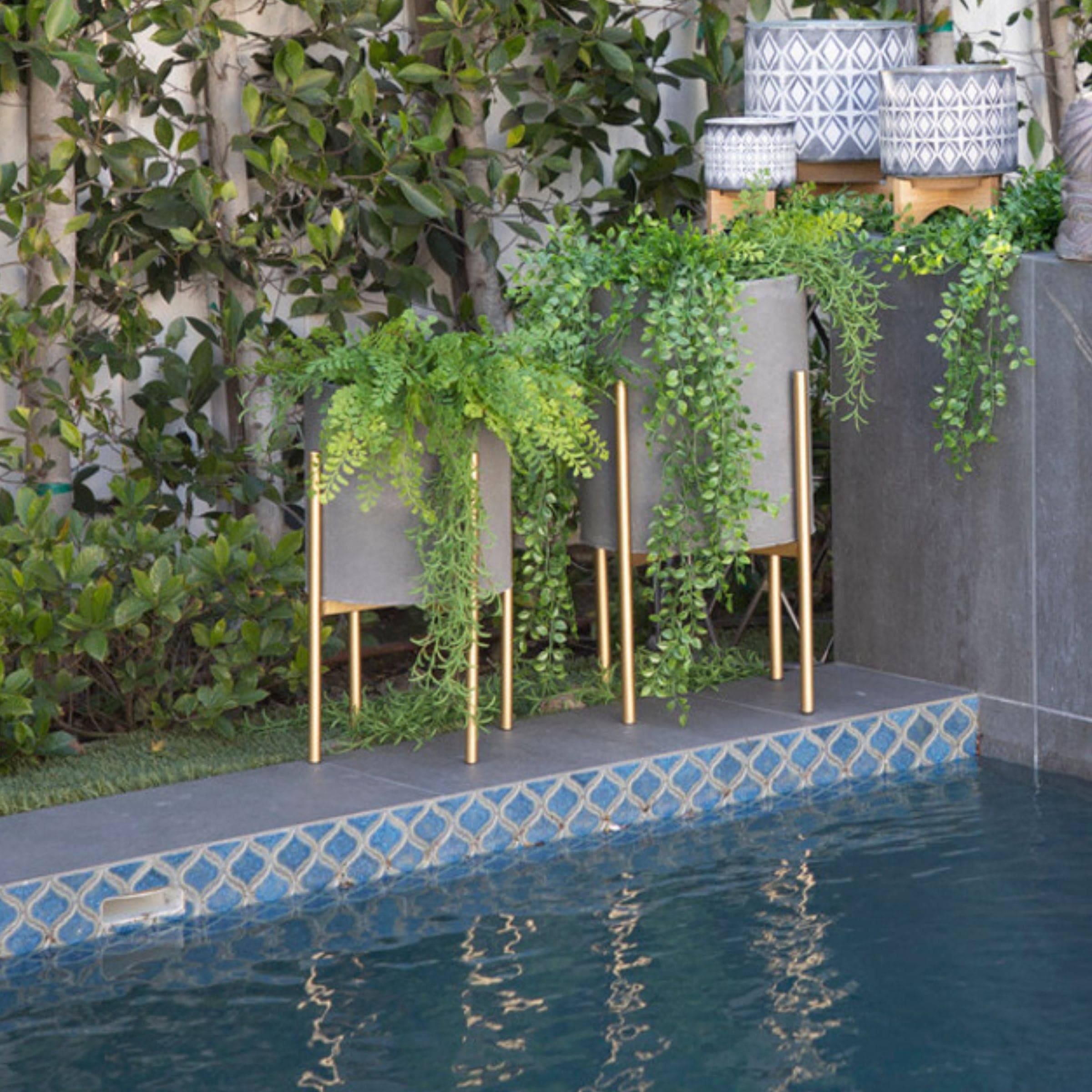 Set Of 2 Planter On Metal Stand - Putty And Gold 12629-04 - Planter Boxes - ebarza Furniture UAE | Shop Modern Furniture in Abu Dhabi & Dubai - مفروشات ايبازرا في الامارات | تسوق اثاث عصري وديكورات مميزة في دبي وابوظبي