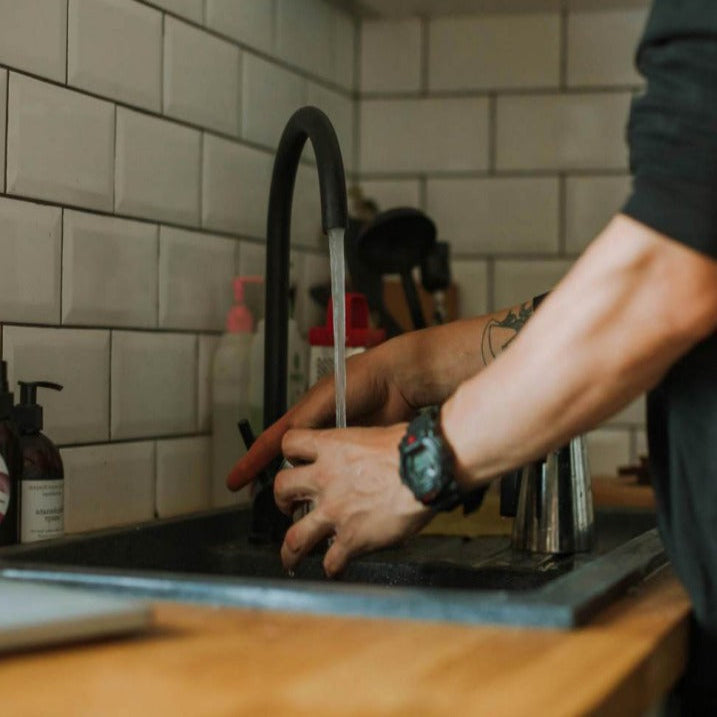 Stainless Steel Sink With Pull-Out Faucet Water Tap KC809B - 304 Stainless Steel Sink - Bathroom Accessories - ebarza Furniture UAE | Shop Modern Furniture in Abu Dhabi & Dubai - مفروشات ايبازرا في الامارات | تسوق اثاث عصري وديكورات مميزة في دبي وابوظبي