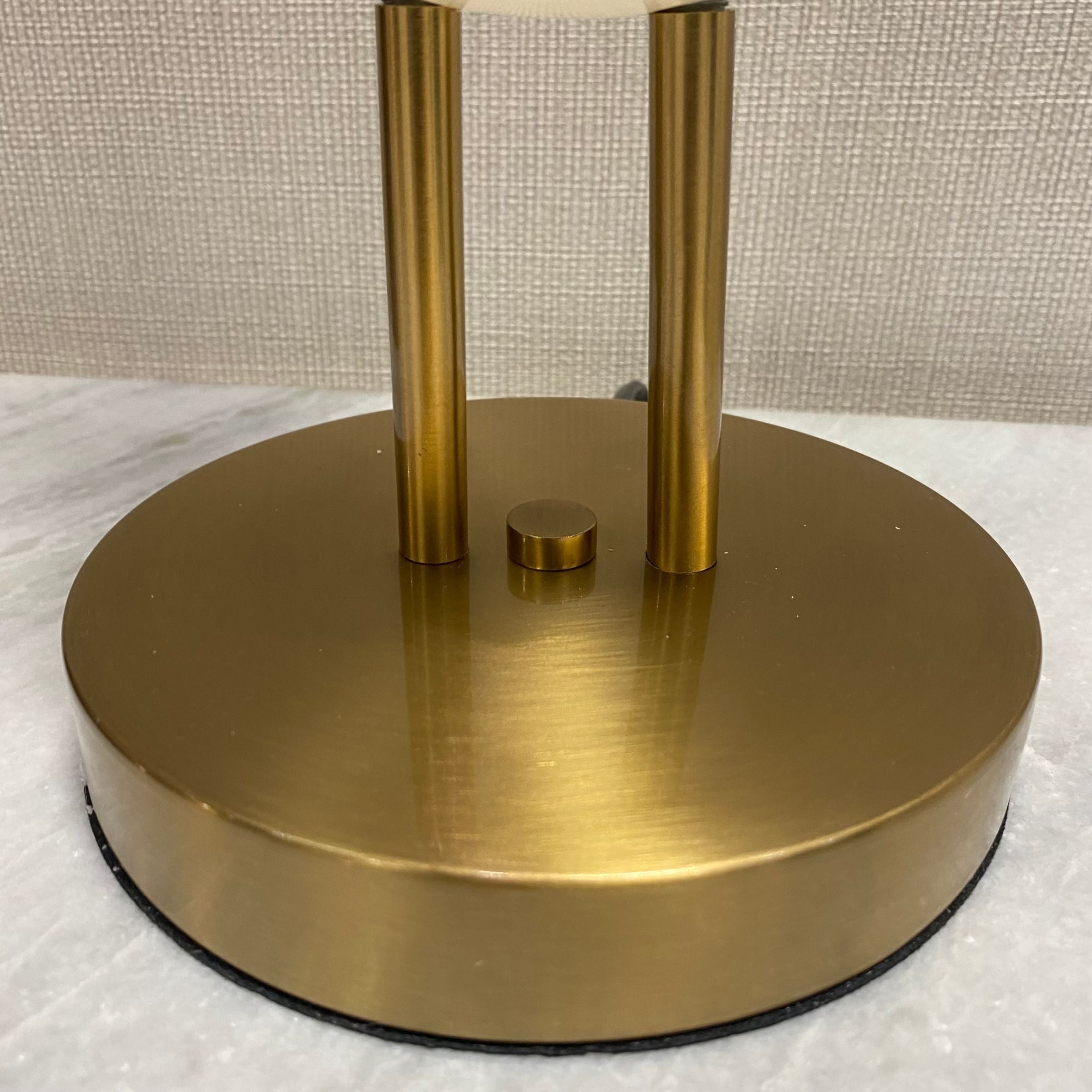 Display Item - Table Lamp White CY-LTD-1011-W Nakheel - DISPLAY ITEM - ebarza Furniture UAE | Shop Modern Furniture in Abu Dhabi & Dubai - مفروشات ايبازرا في الامارات | تسوق اثاث عصري وديكورات مميزة في دبي وابوظبي